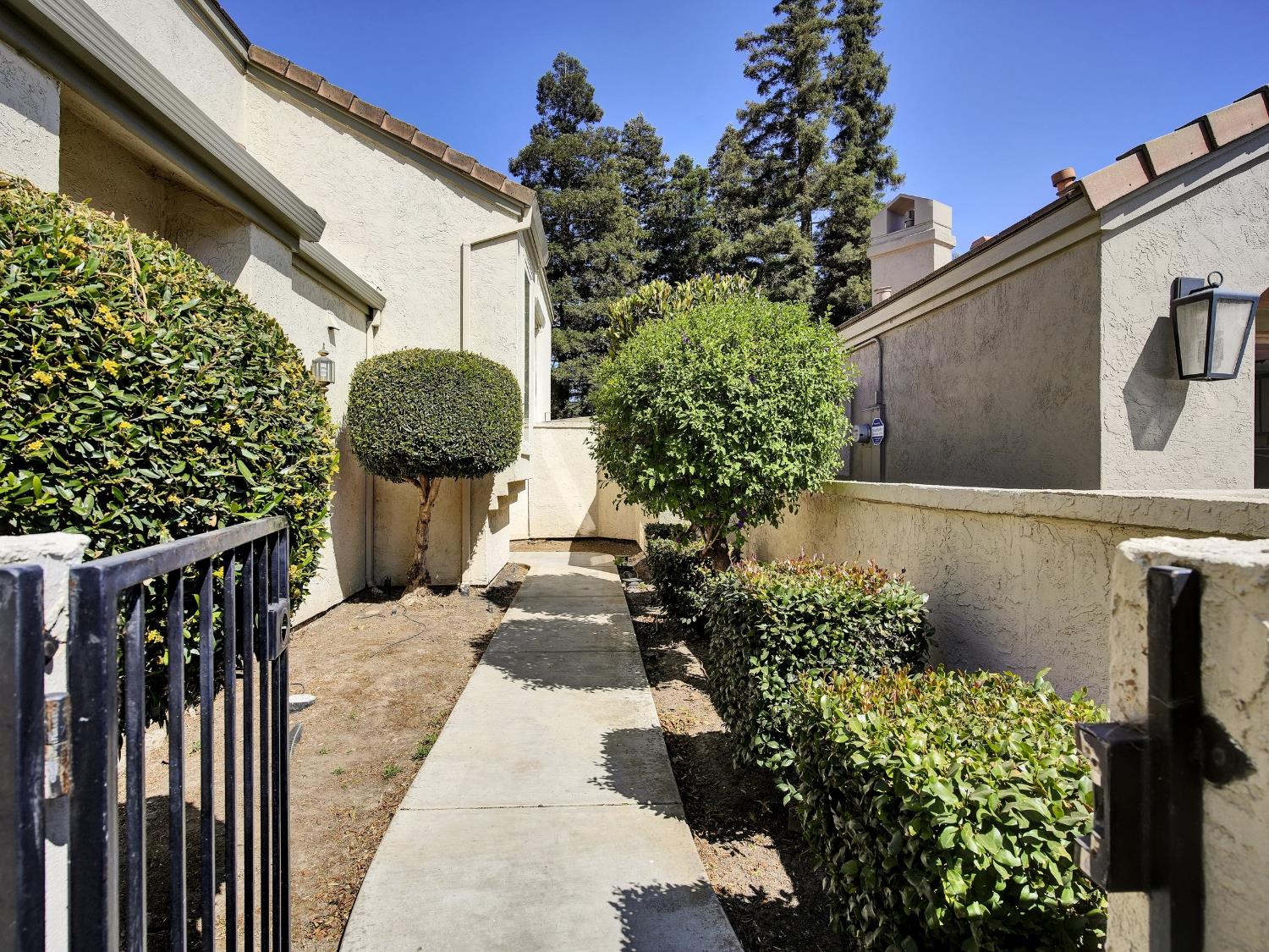1040 Copper Park Lane, Modesto, CA 95355