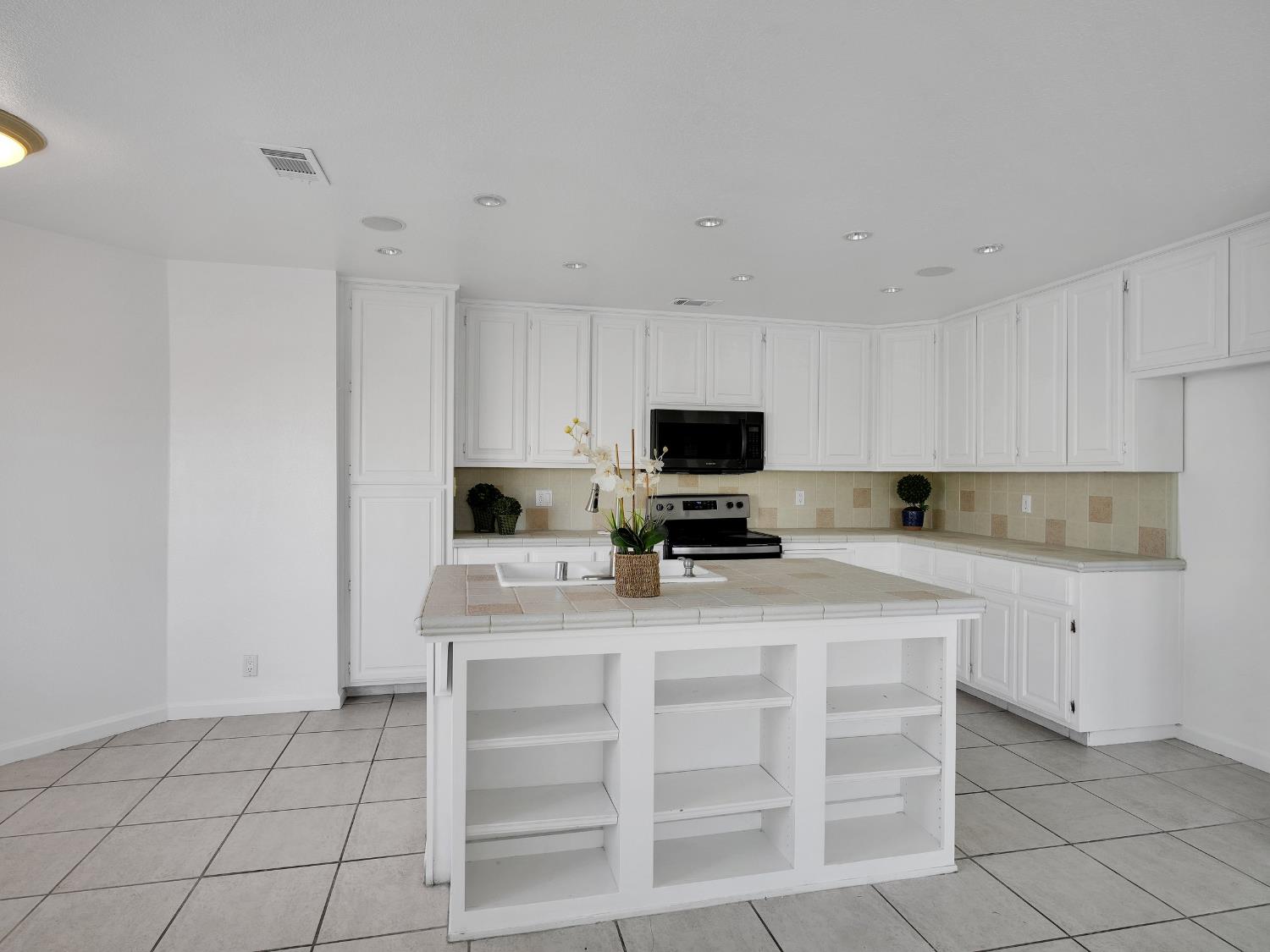 1040 Copper Park Lane, Modesto, CA 95355