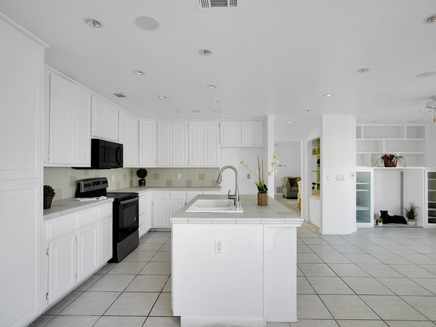 1040 Copper Park Lane, Modesto, CA 95355