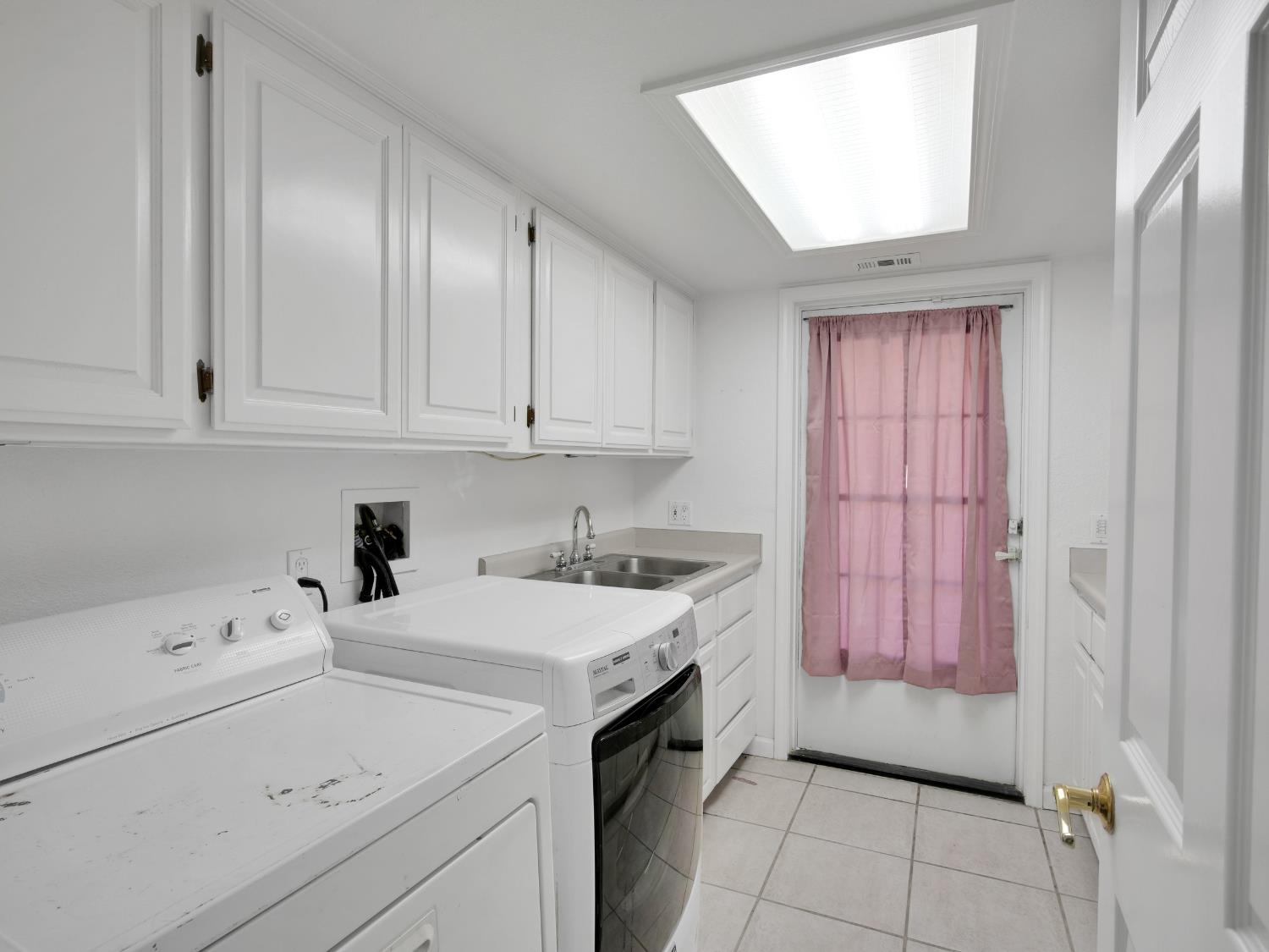 1040 Copper Park Lane, Modesto, CA 95355