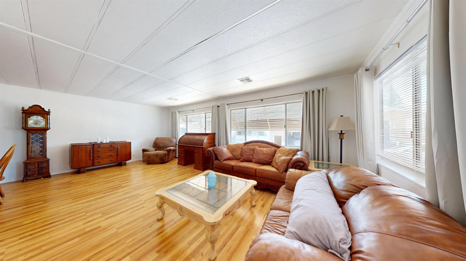 2621 Prescott Rd #142, Modesto, CA 95350