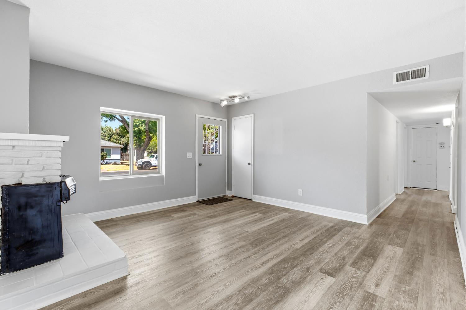 1630 Cameo Way, Modesto, CA 95350