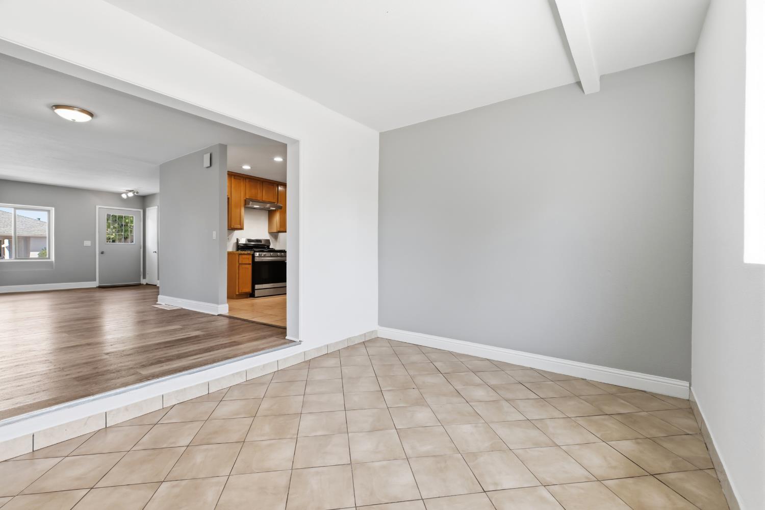 1630 Cameo Way, Modesto, CA 95350