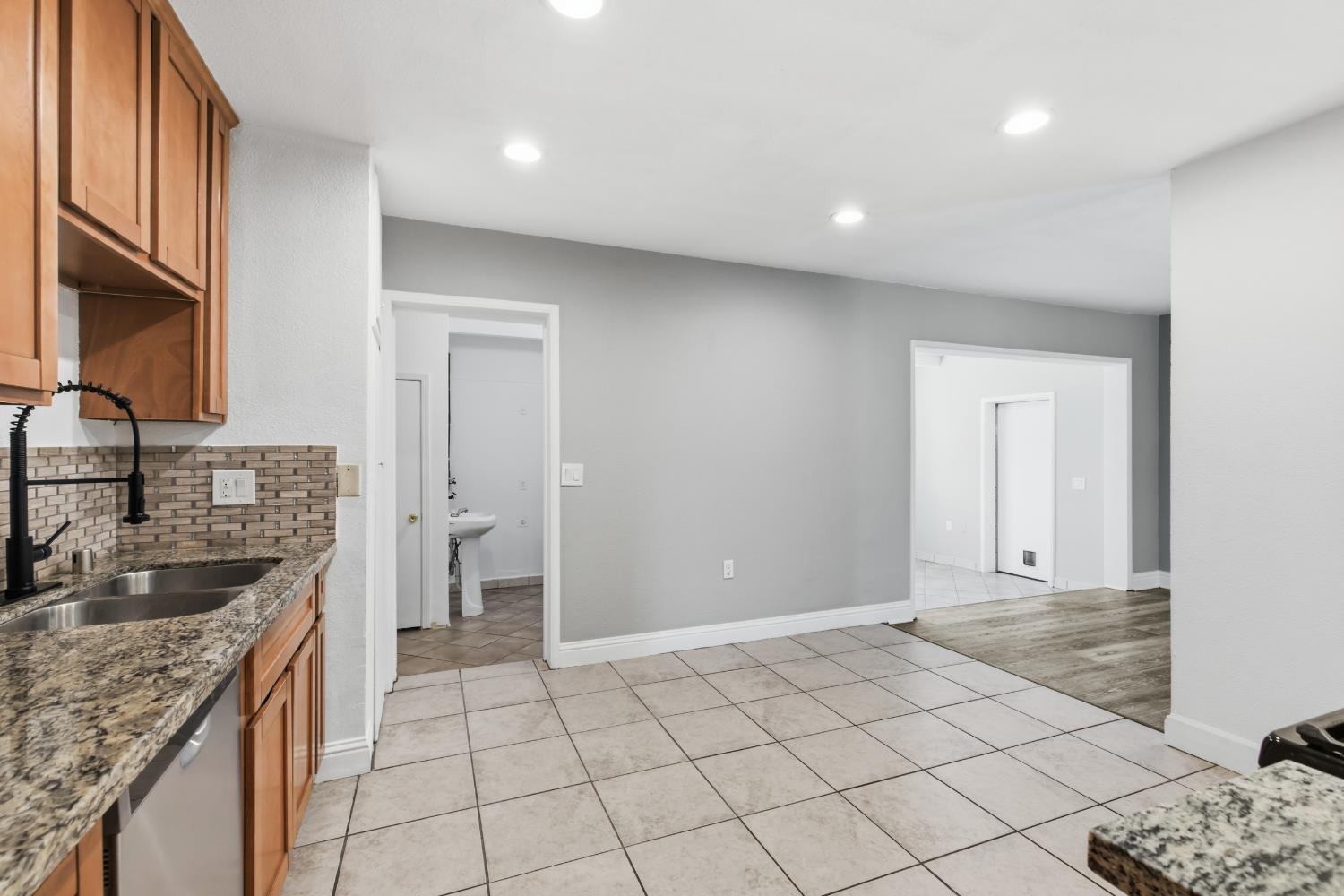 1630 Cameo Way, Modesto, CA 95350