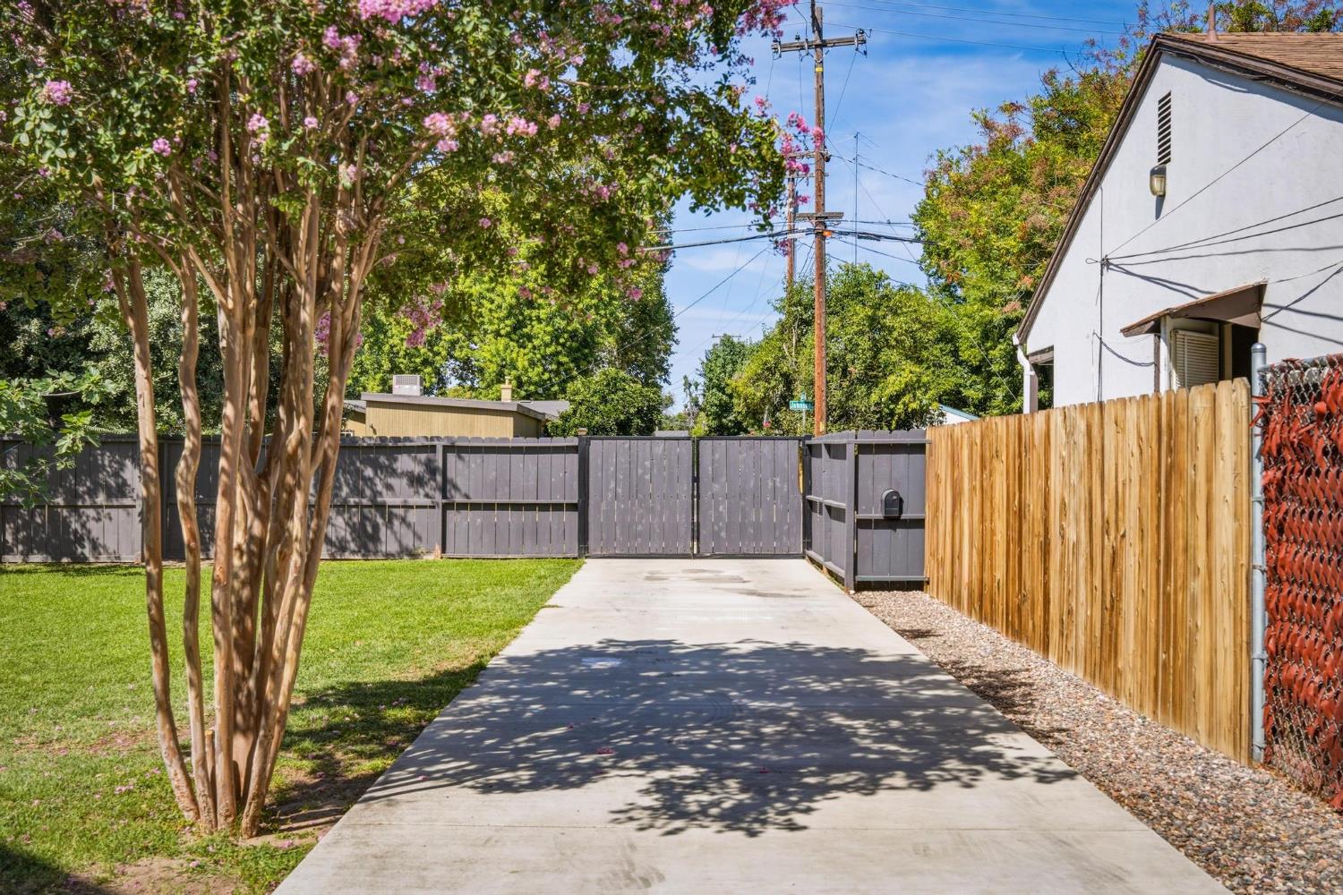 518 Johnson St, Modesto, CA 95354