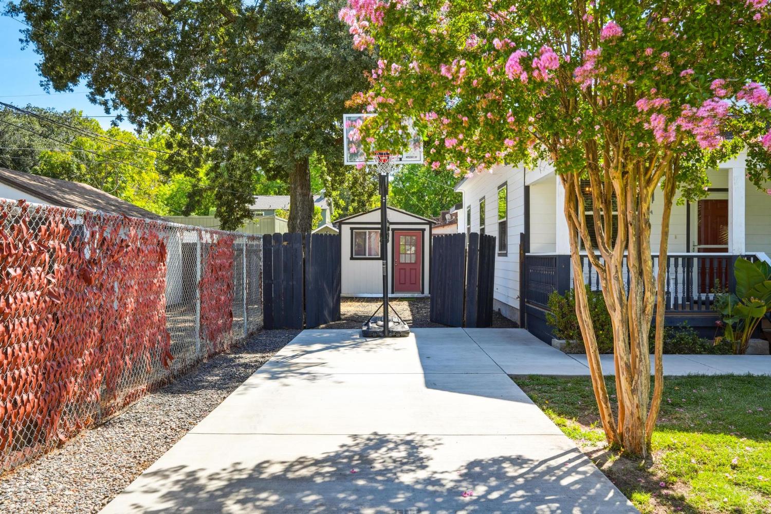 518 Johnson St, Modesto, CA 95354
