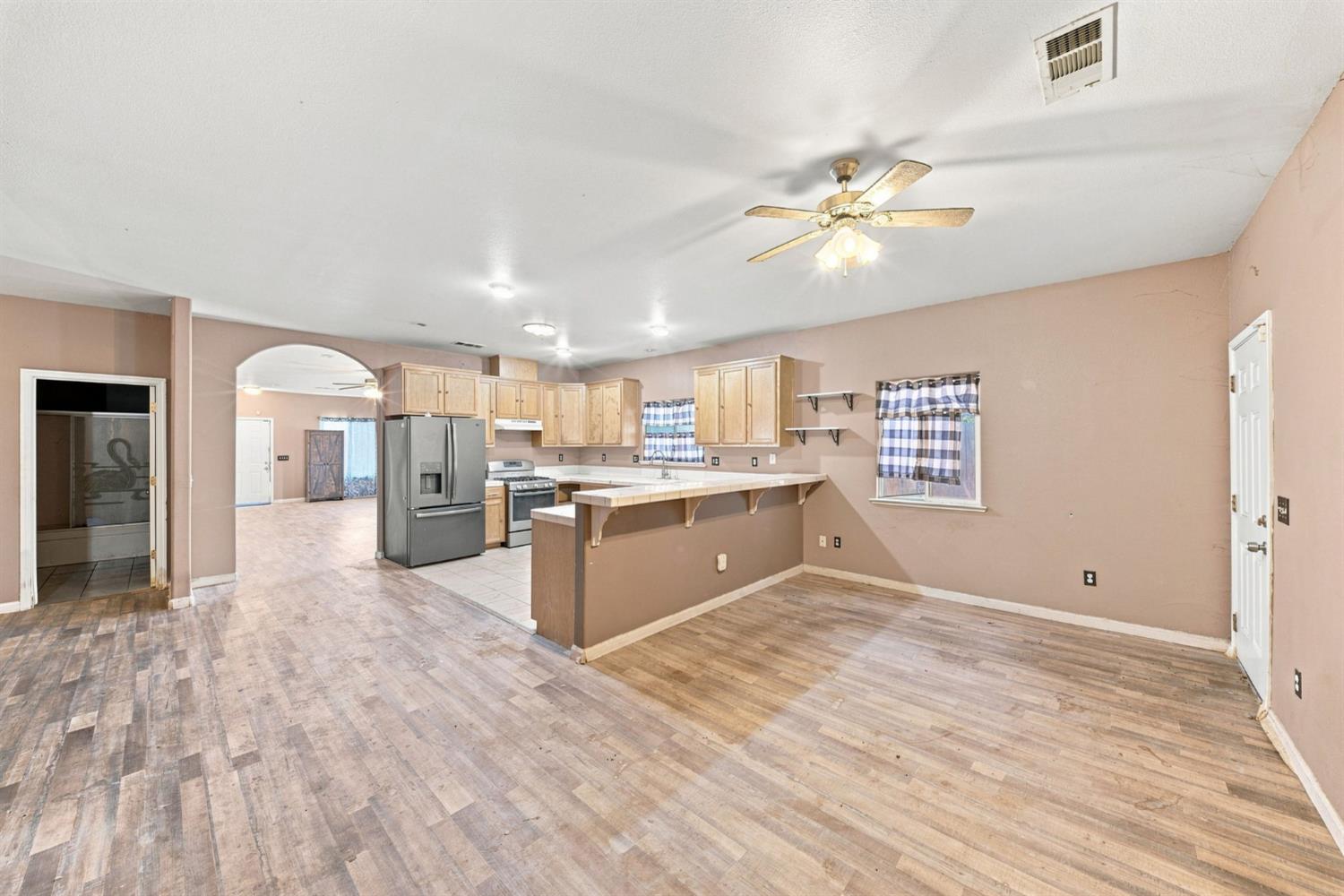921 Udona Ln, Modesto, CA 95351
