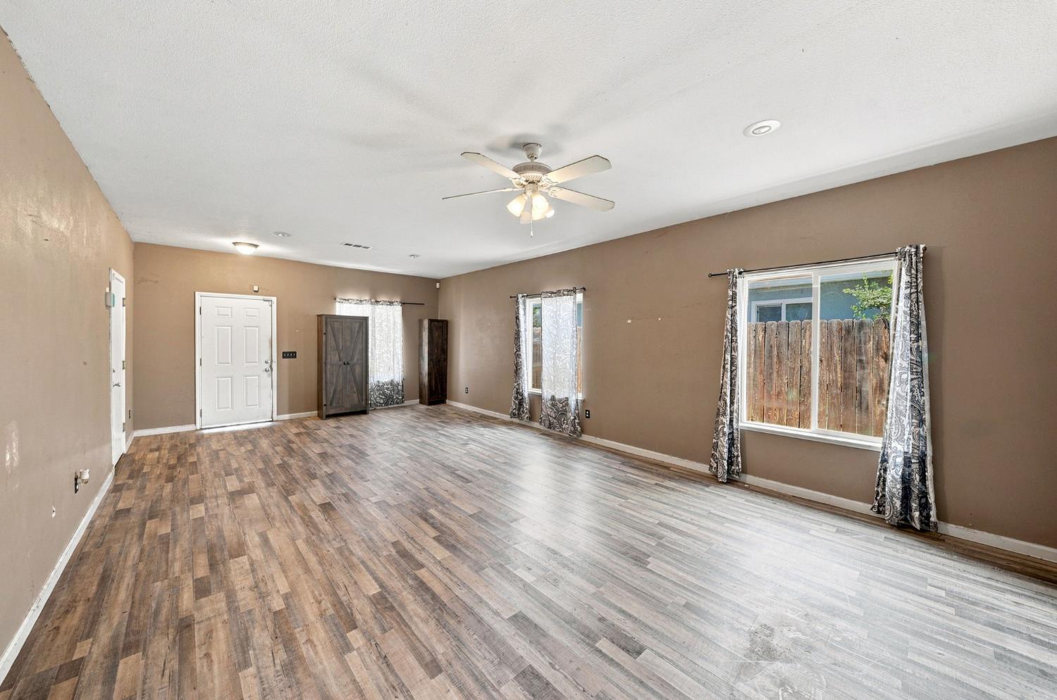 921 Udona Ln, Modesto, CA 95351