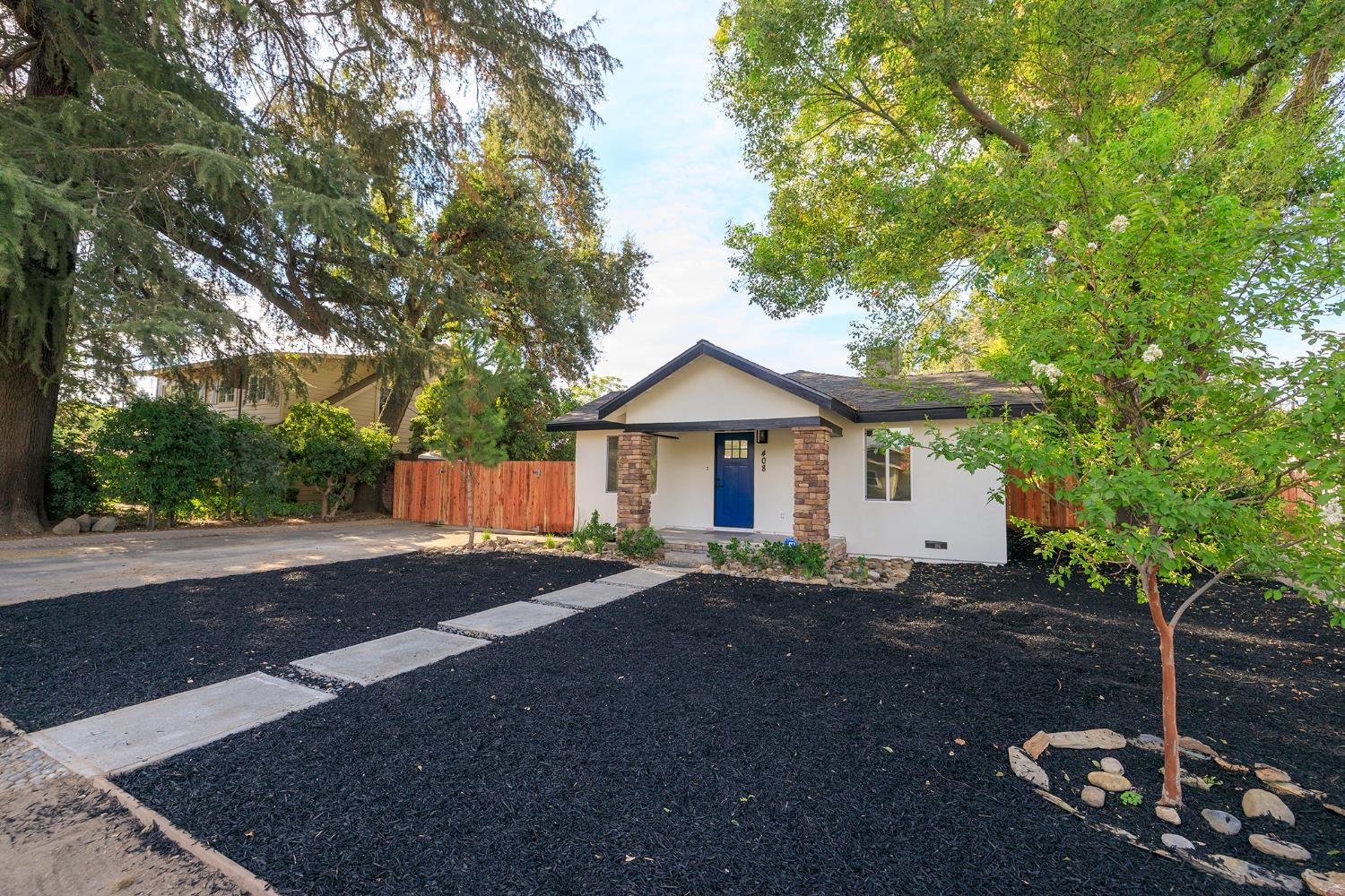 408 Palm Ave, Modesto, CA 95350