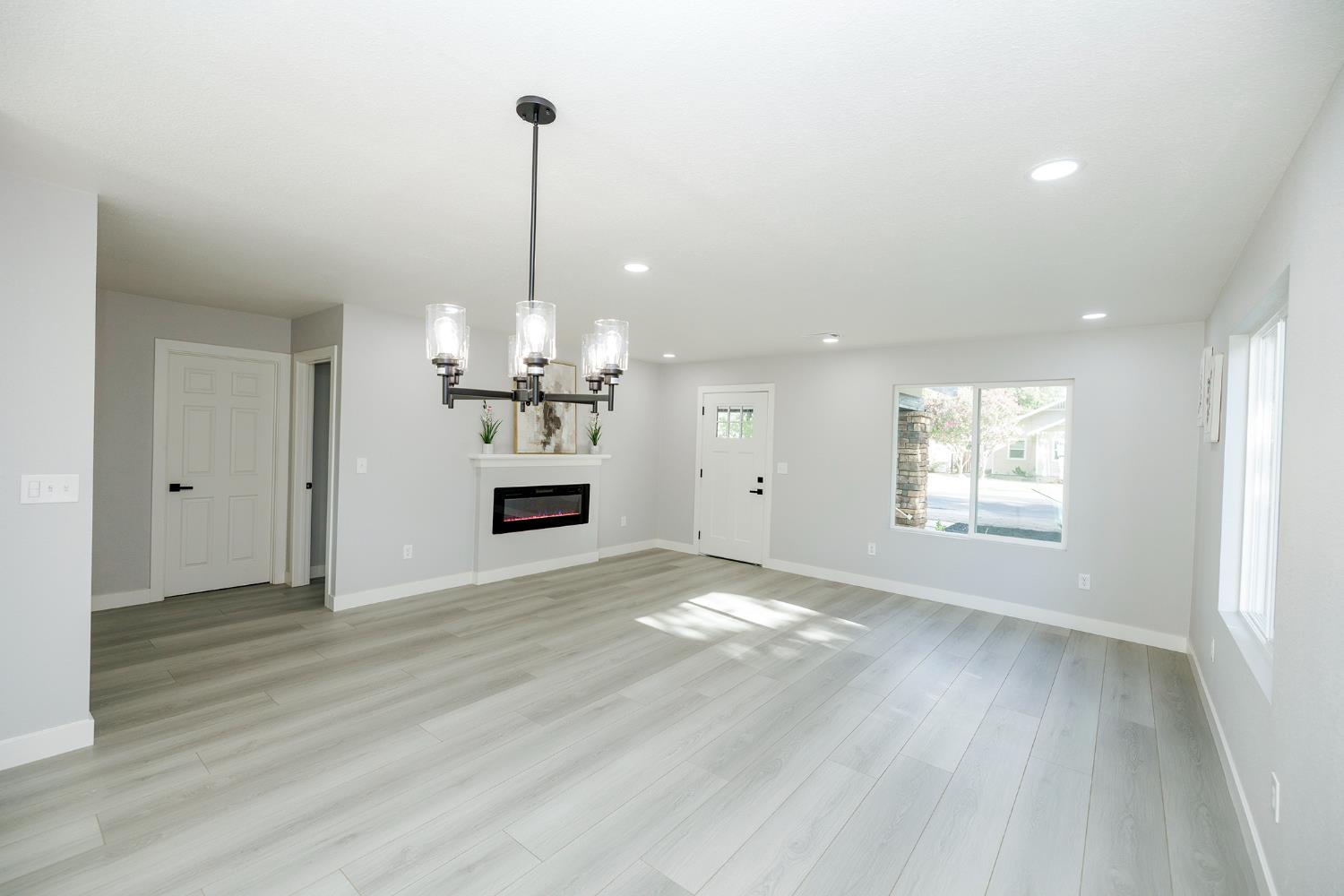 408 Palm Ave, Modesto, CA 95350