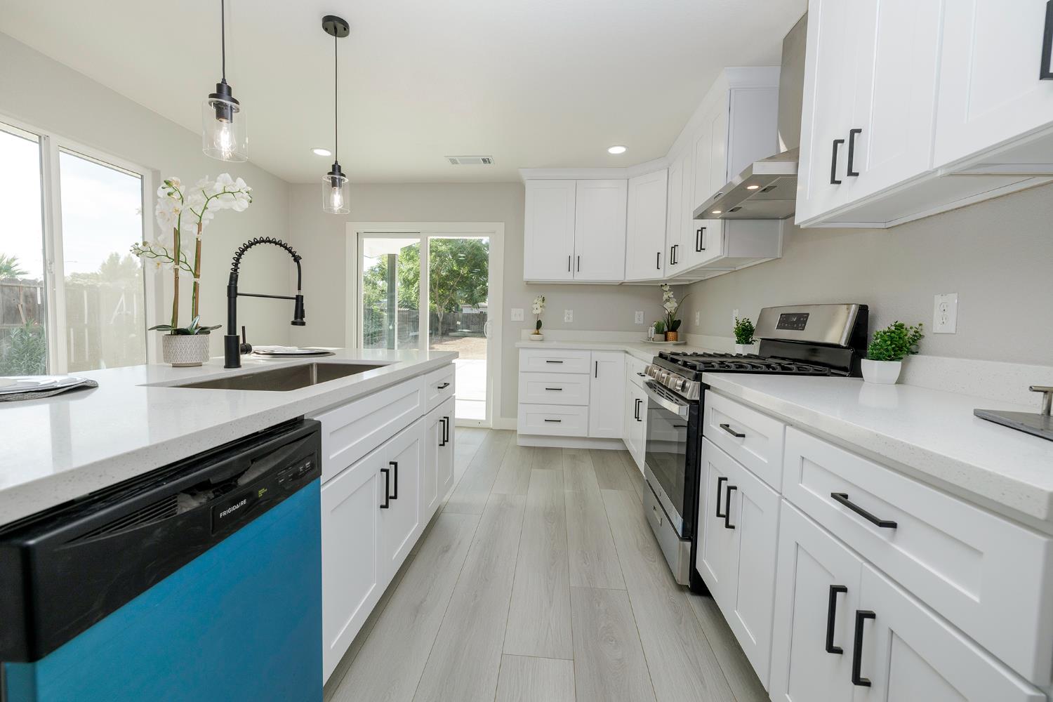 408 Palm Ave, Modesto, CA 95350