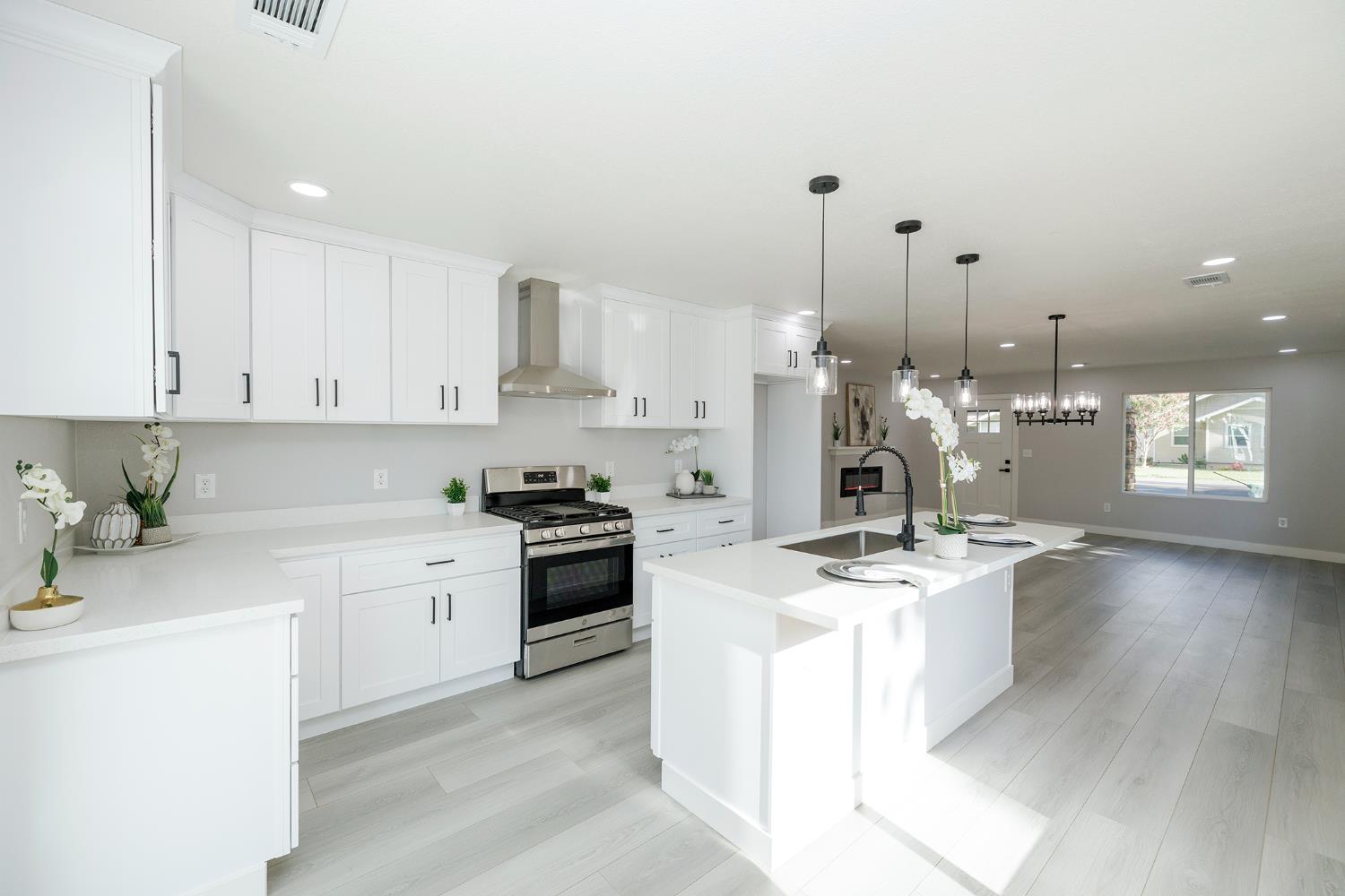 408 Palm Ave, Modesto, CA 95350