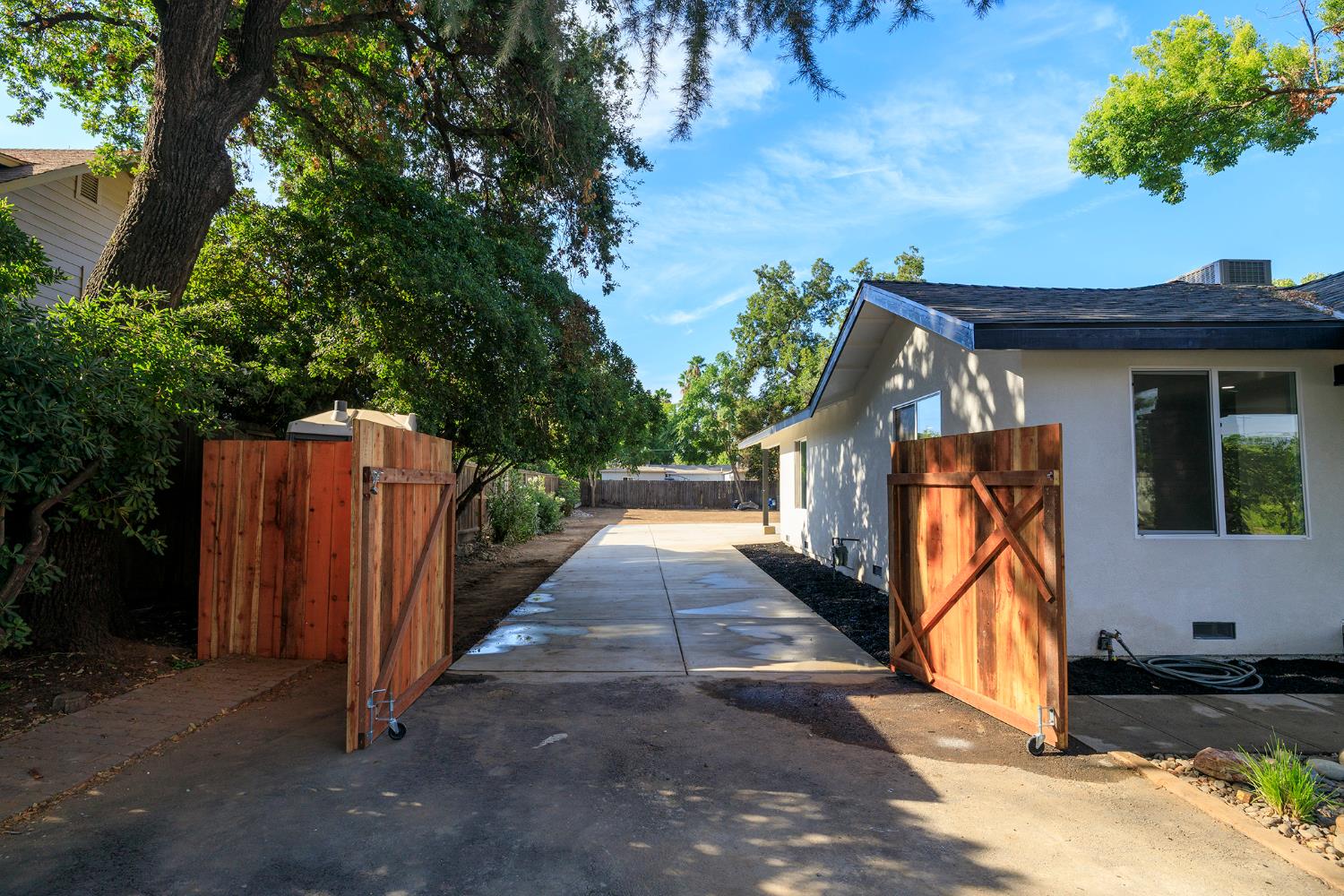 408 Palm Ave, Modesto, CA 95350
