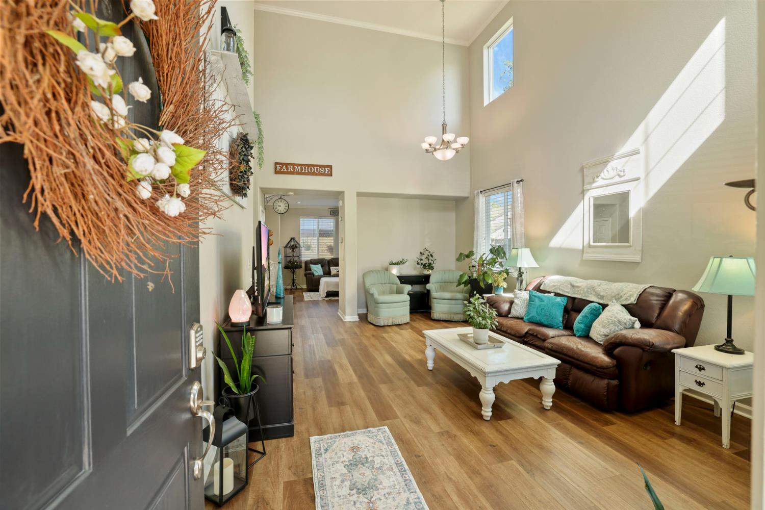 201 WATERS EDGE Dr, Waterford, CA 95386