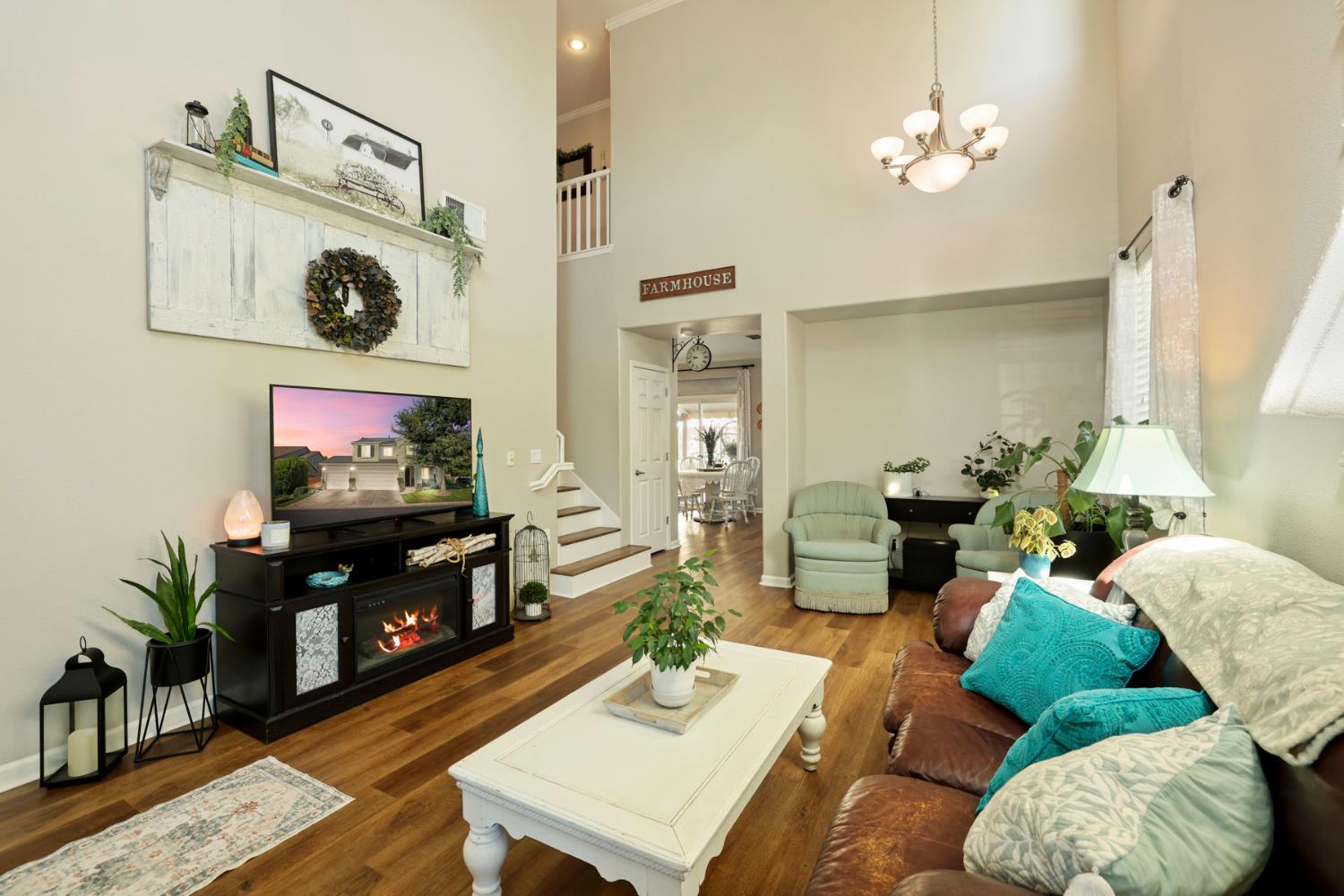 201 WATERS EDGE Dr, Waterford, CA 95386