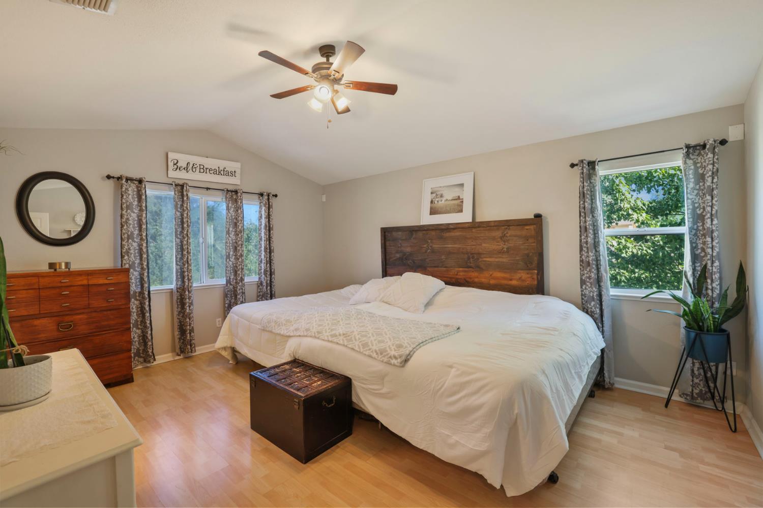 201 WATERS EDGE Dr, Waterford, CA 95386