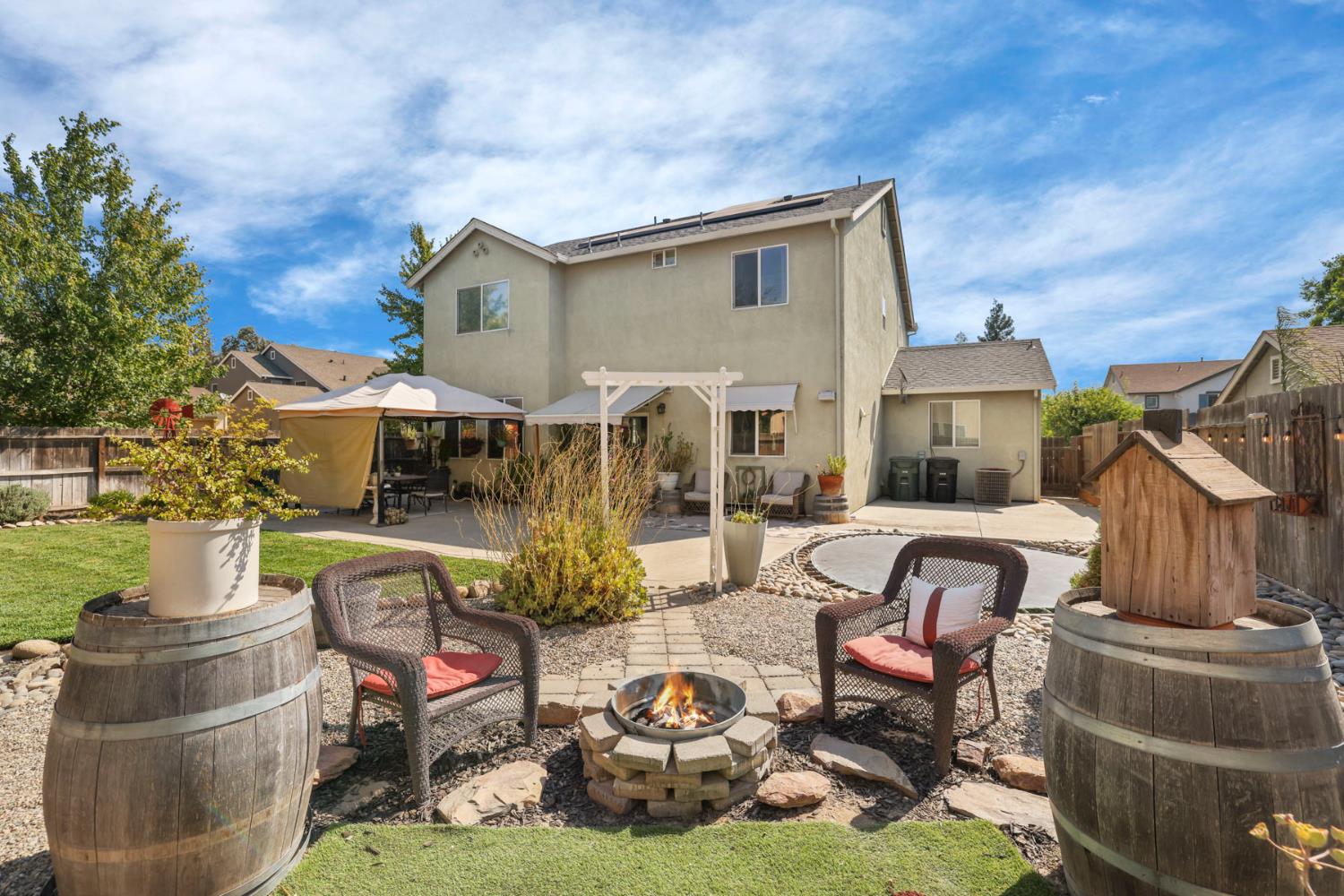 201 WATERS EDGE Dr, Waterford, CA 95386