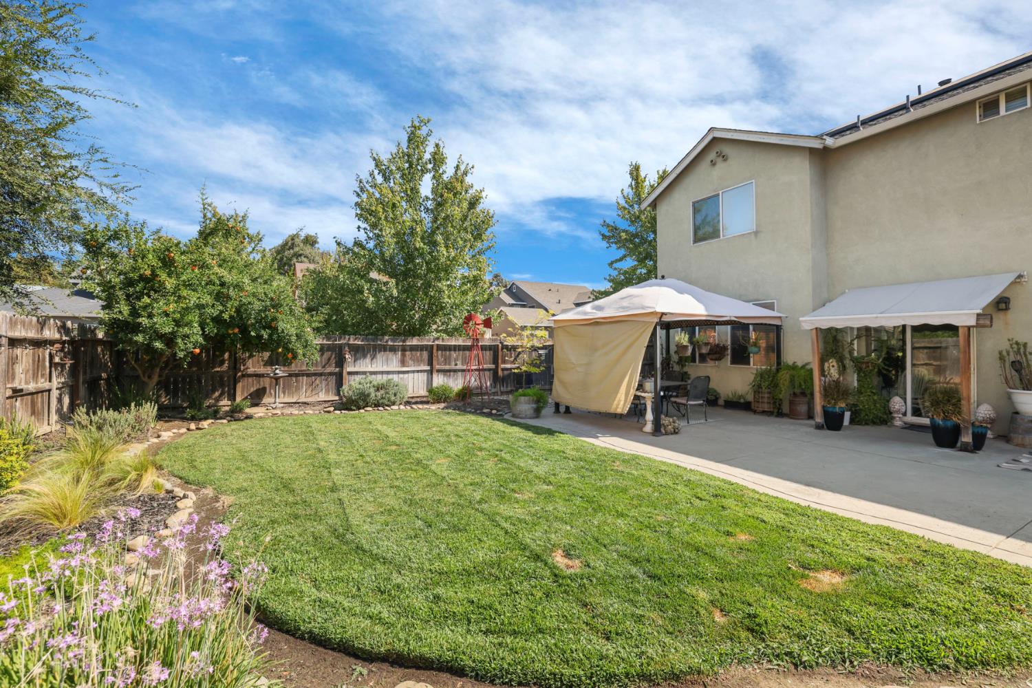 201 WATERS EDGE Dr, Waterford, CA 95386