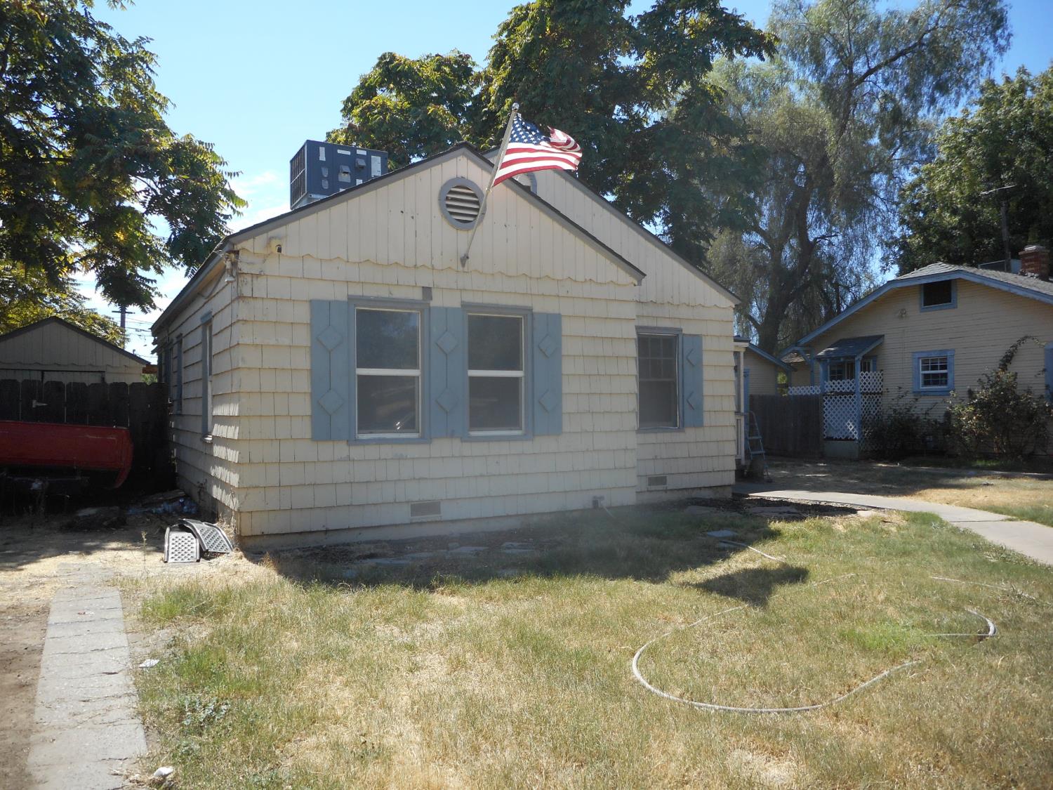 52 W 25 St, Merced, CA 95340