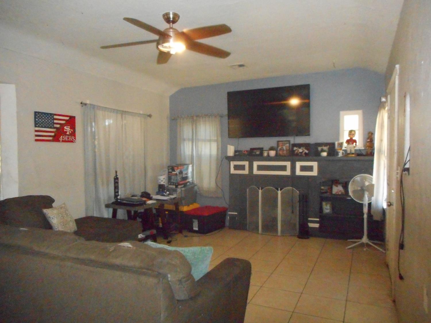 52 W 25 St, Merced, CA 95340