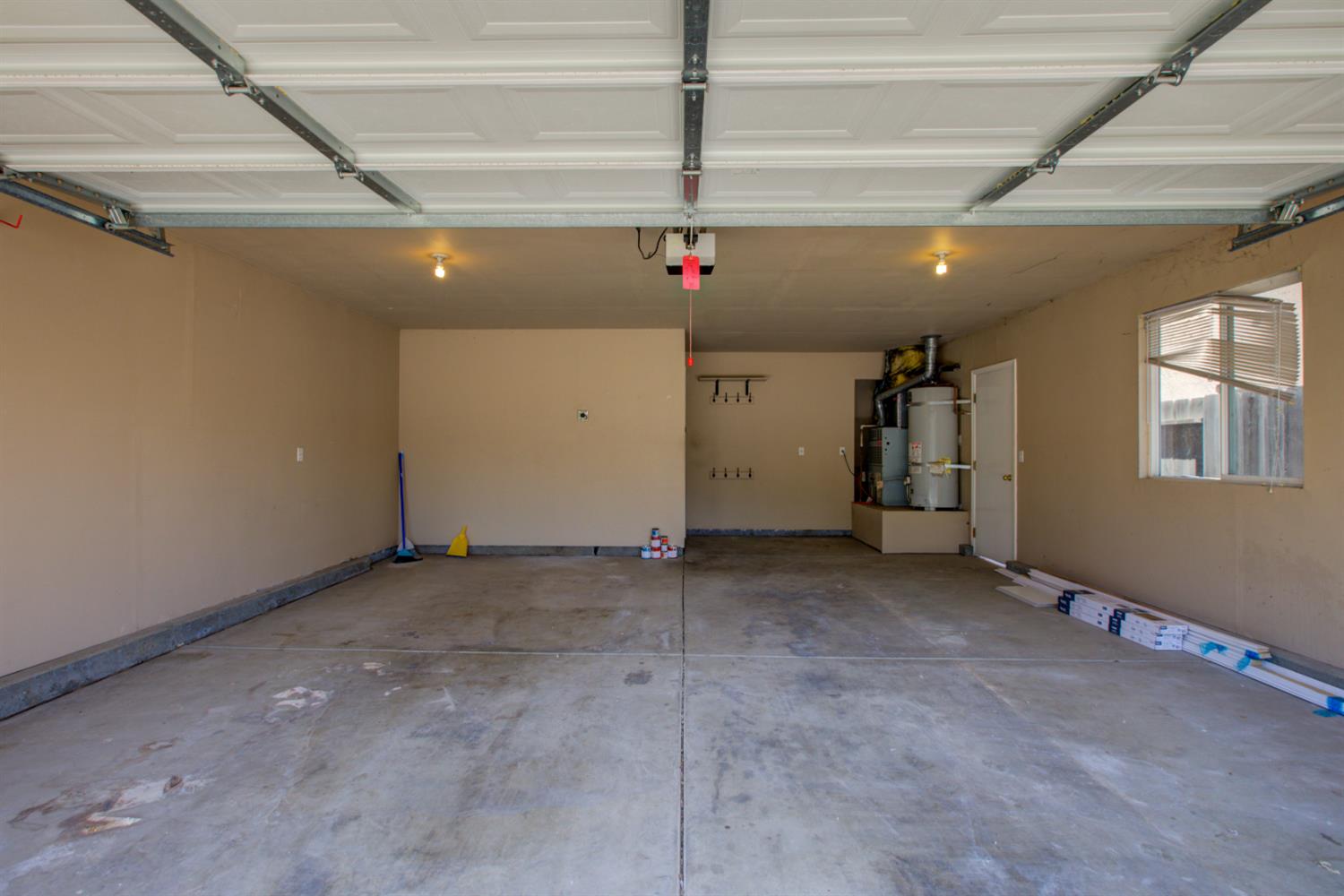 1065 Mallard Dr, Merced, CA 95340