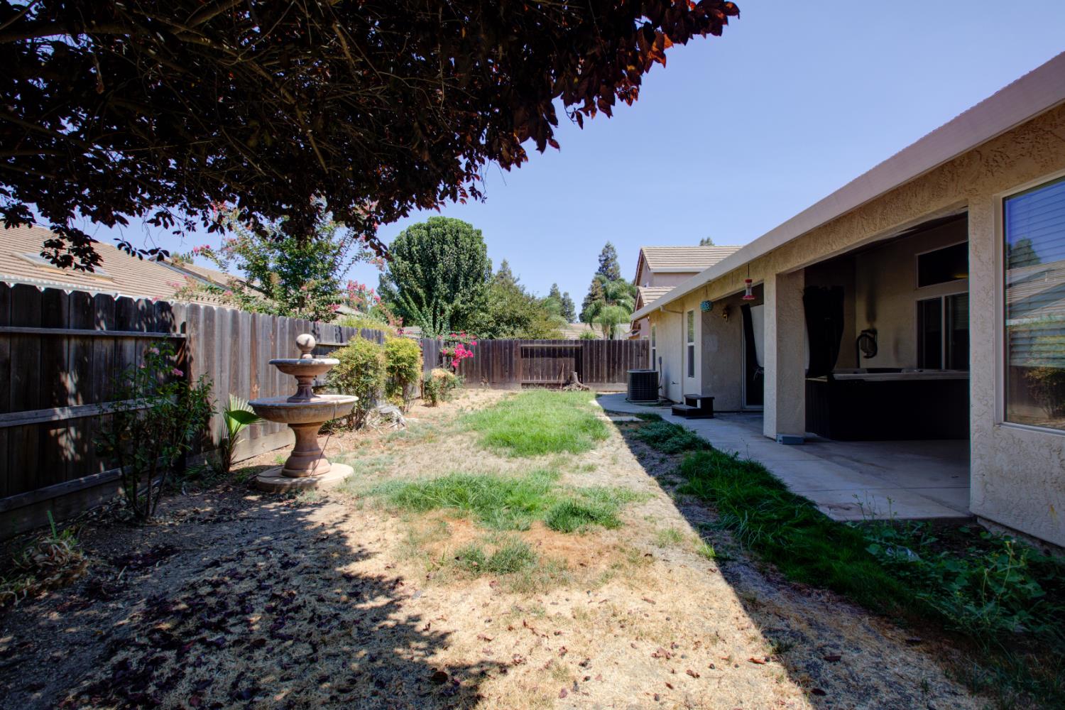 1065 Mallard Dr, Merced, CA 95340