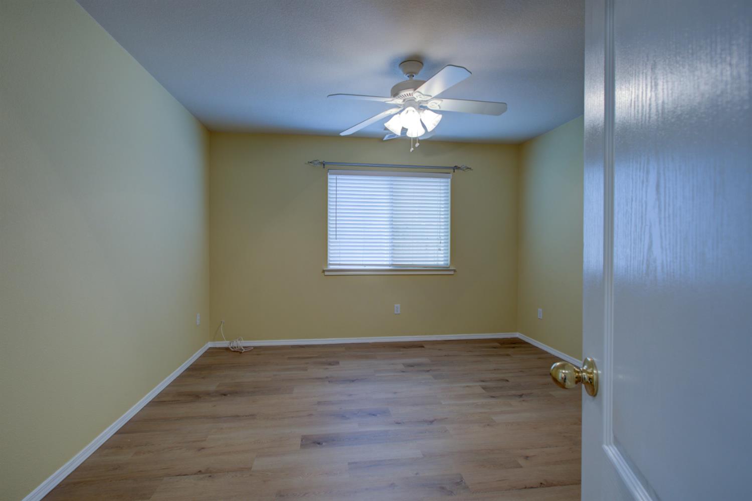 1065 Mallard Dr, Merced, CA 95340