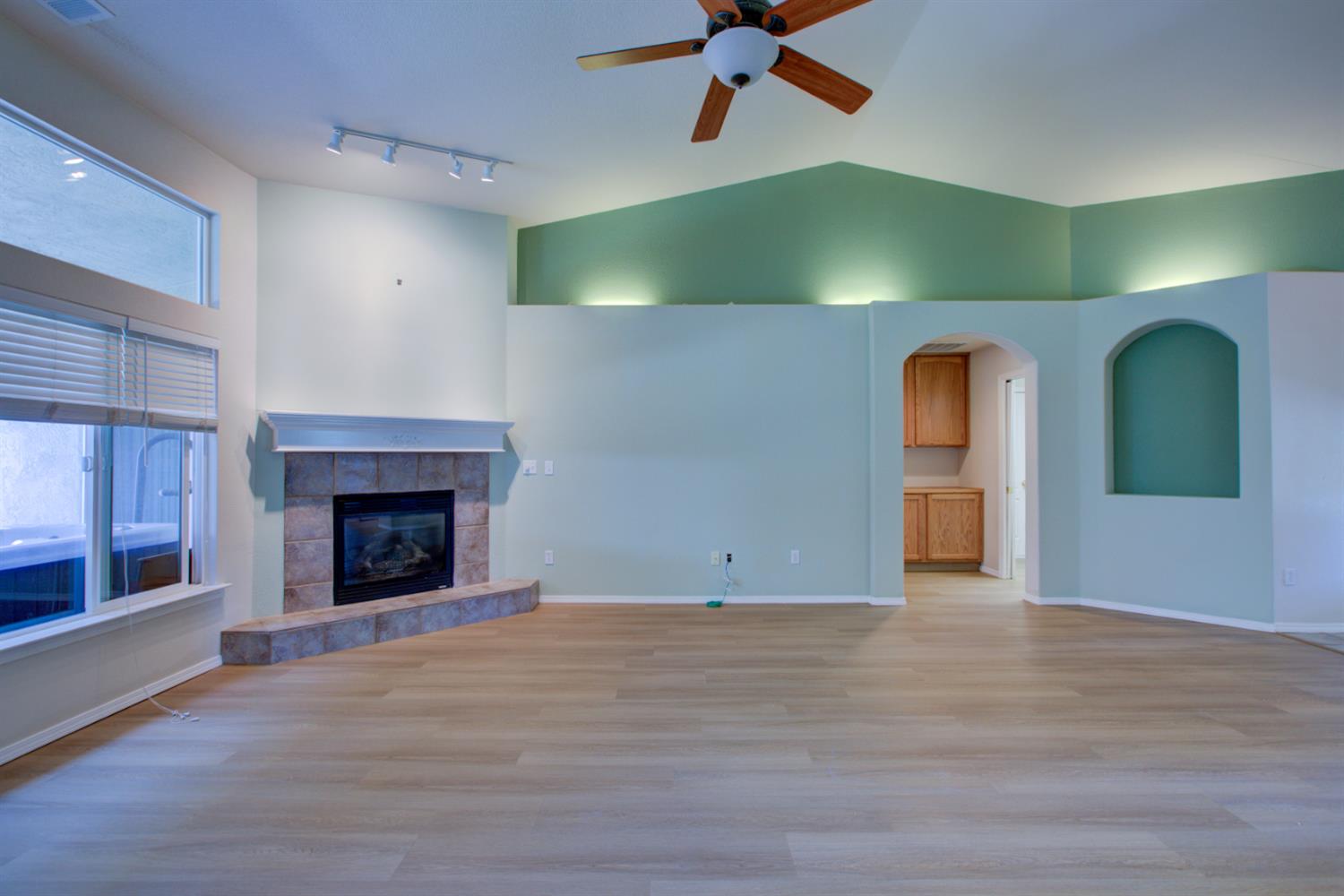 1065 Mallard Dr, Merced, CA 95340
