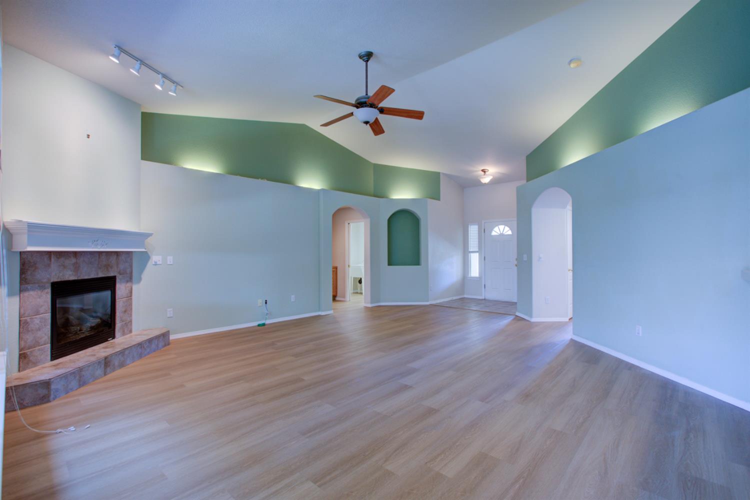 1065 Mallard Dr, Merced, CA 95340