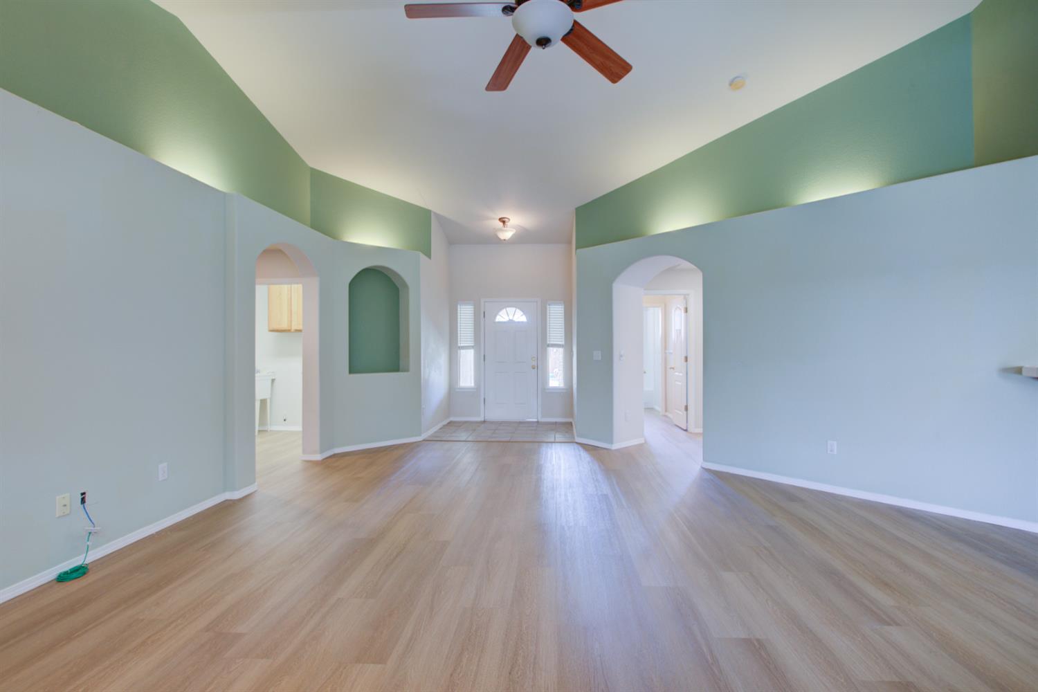 1065 Mallard Dr, Merced, CA 95340