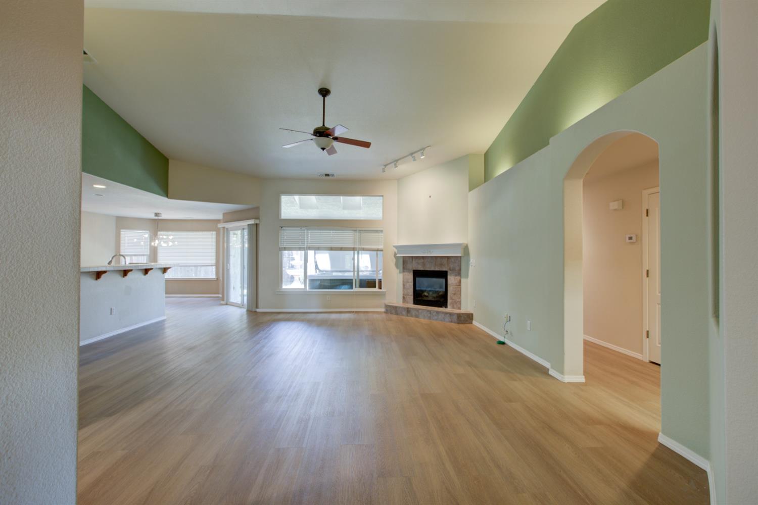 1065 Mallard Dr, Merced, CA 95340