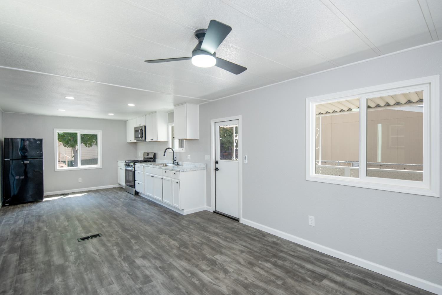 900 Old Stockton Rd #201, Oakdale, CA 95361
