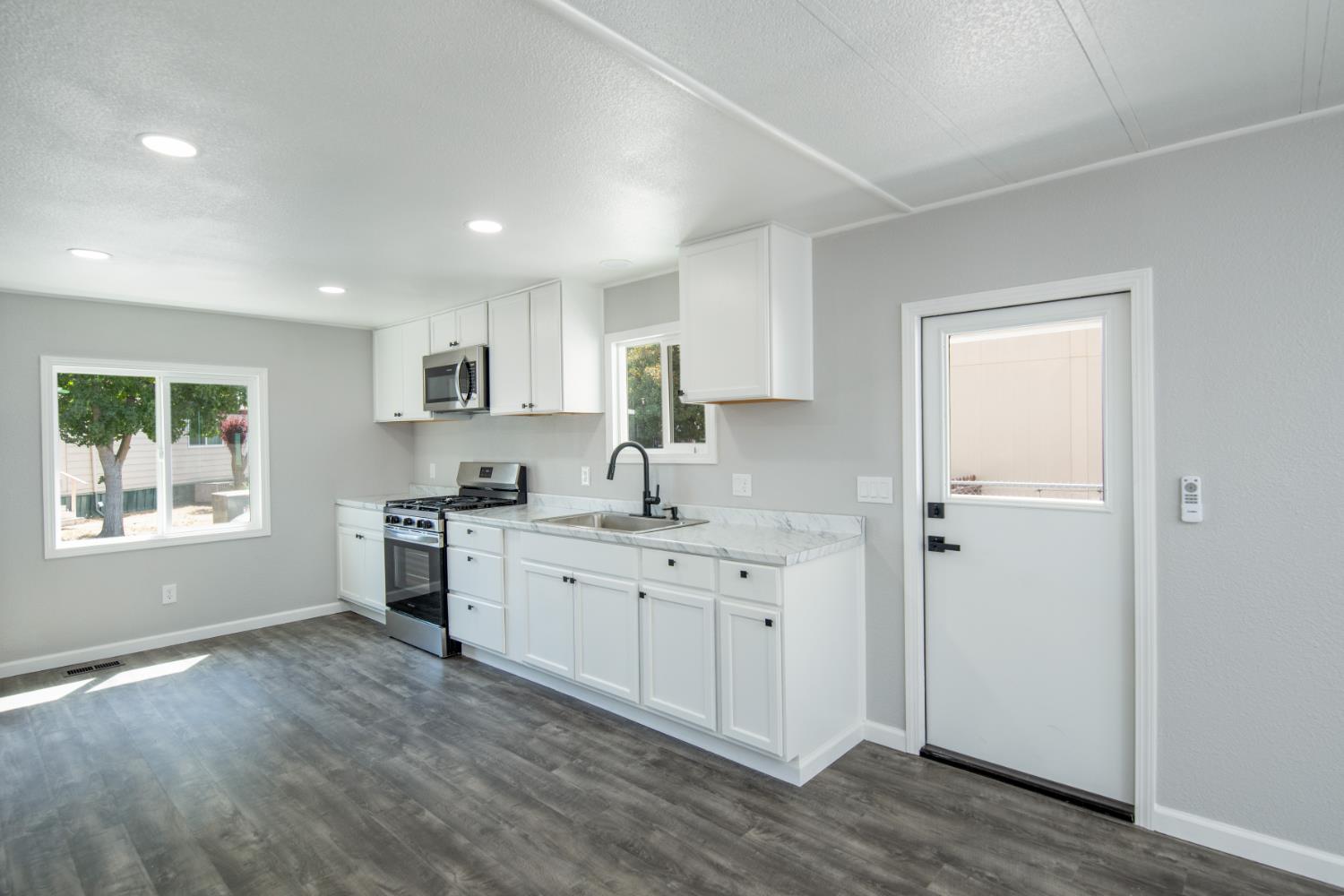 900 Old Stockton Rd #201, Oakdale, CA 95361
