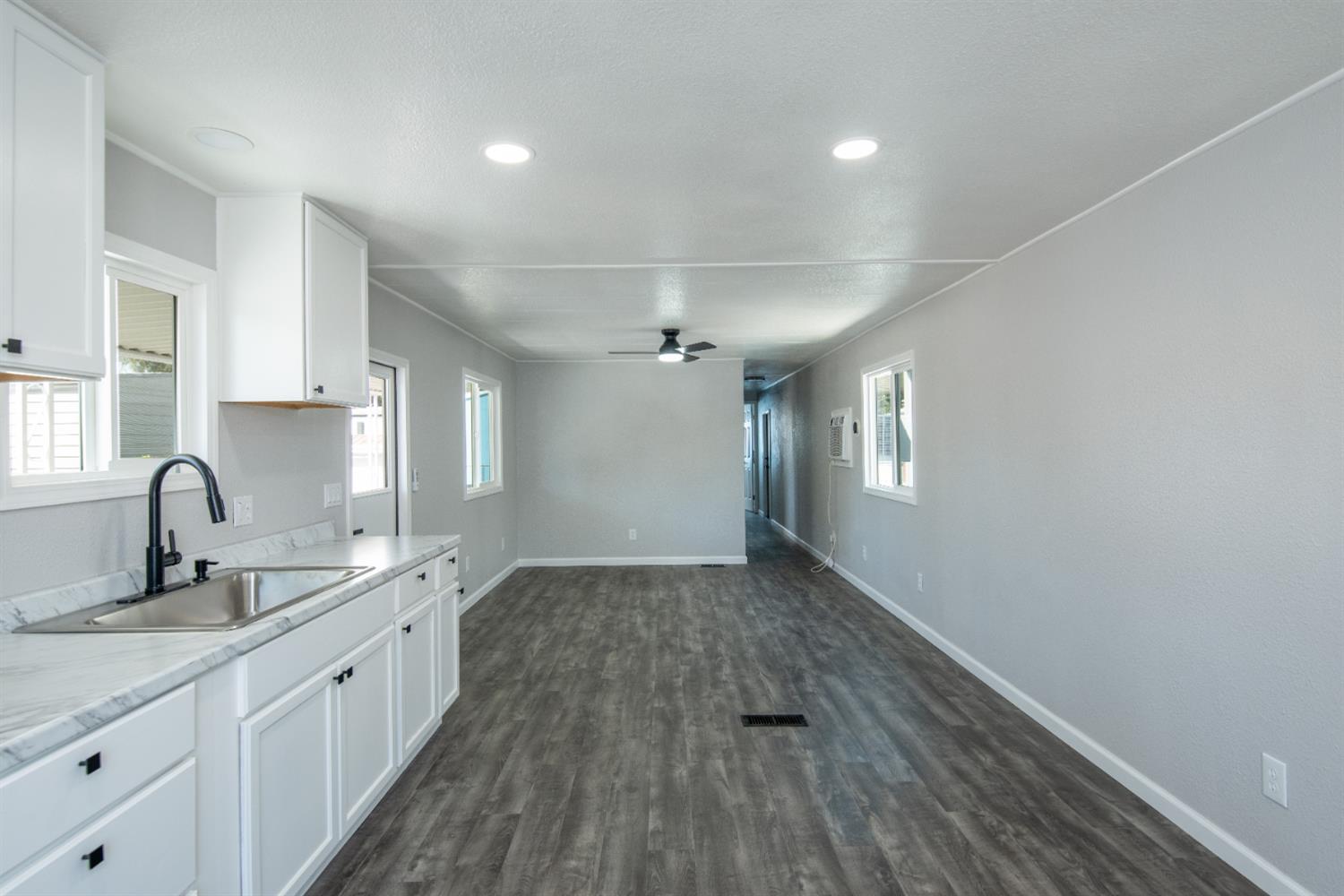 900 Old Stockton Rd #201, Oakdale, CA 95361