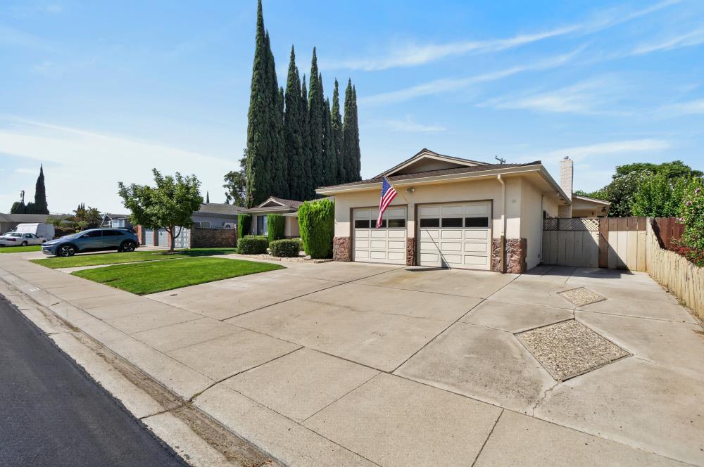 373 Concord Ct, Manteca, CA 95336