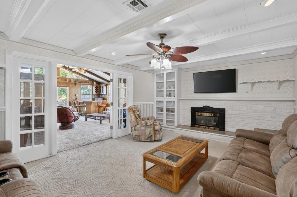 373 Concord Ct, Manteca, CA 95336