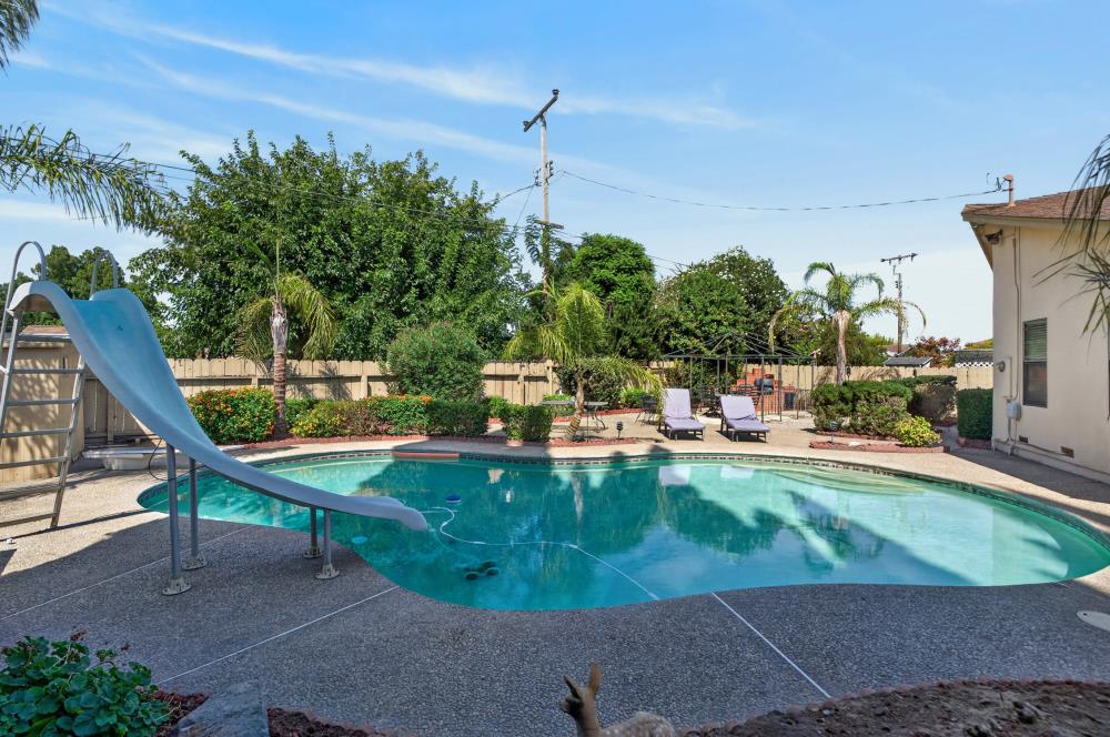 373 Concord Ct, Manteca, CA 95336