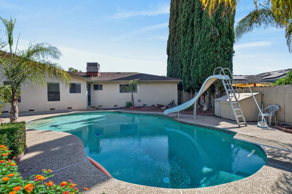 373 Concord Ct, Manteca, CA 95336
