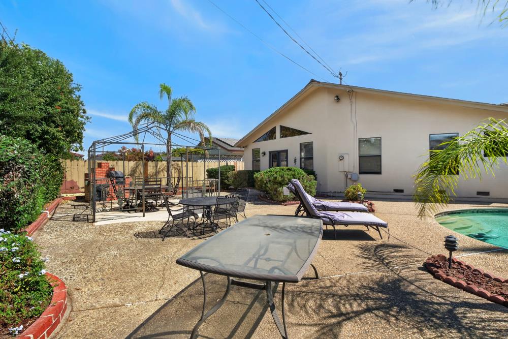 373 Concord Ct, Manteca, CA 95336