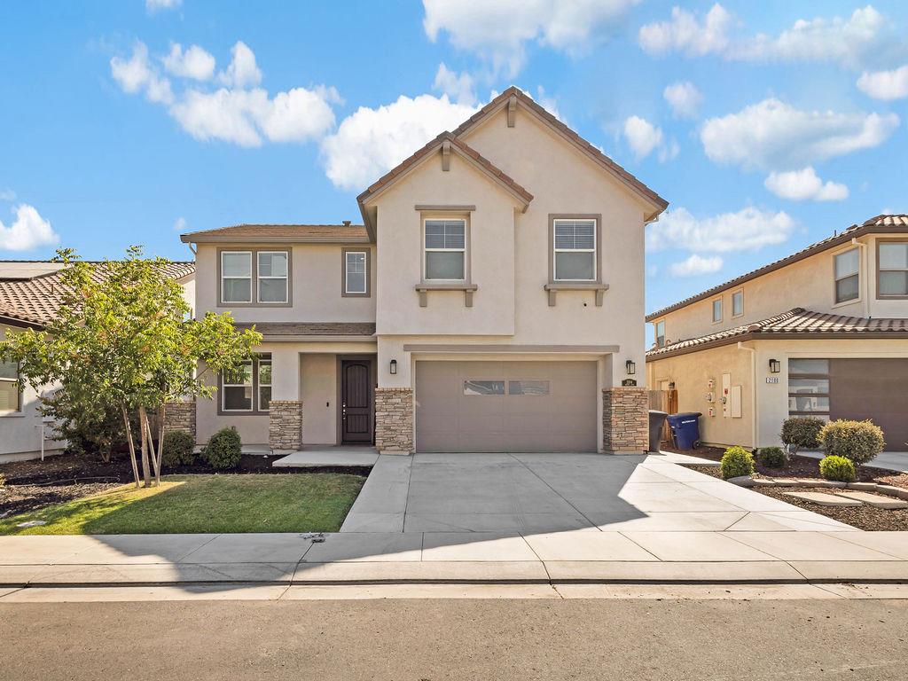 2104 Melody Ln, Modesto, CA 95355