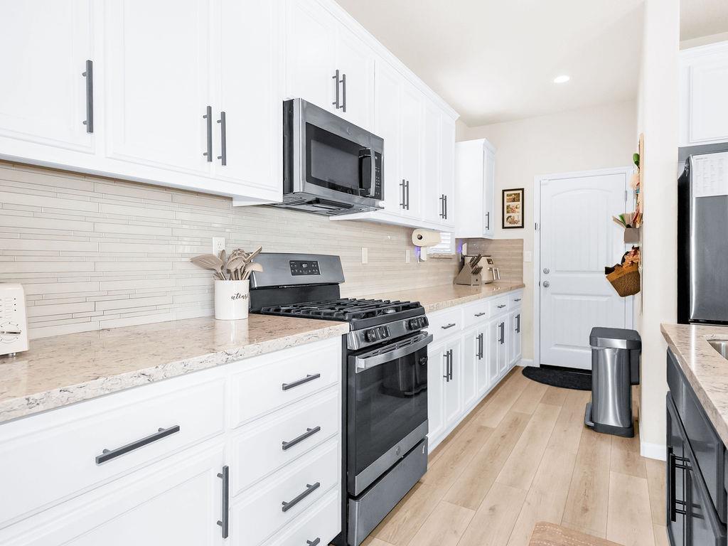 2104 Melody Ln, Modesto, CA 95355