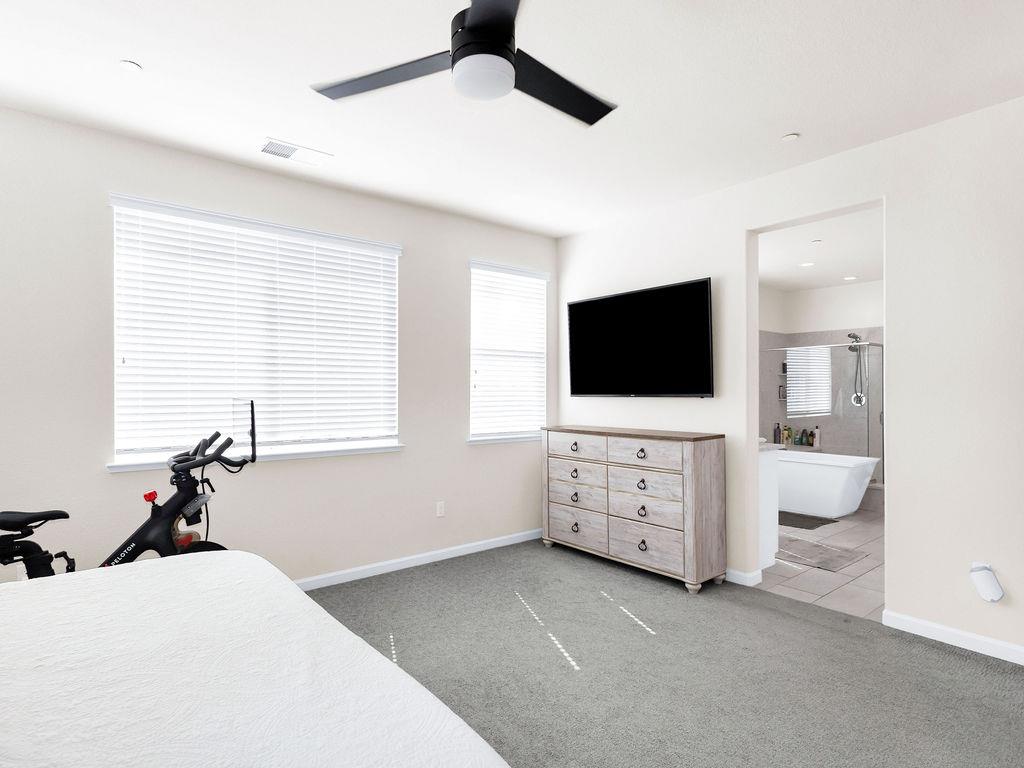 2104 Melody Ln, Modesto, CA 95355