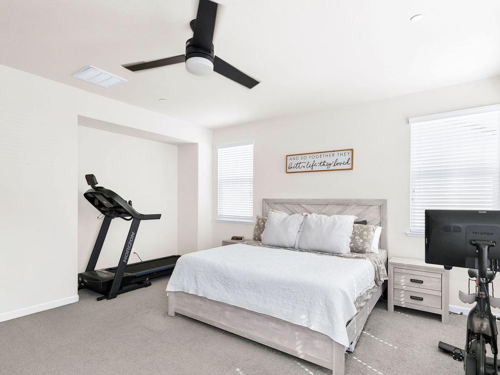 2104 Melody Ln, Modesto, CA 95355