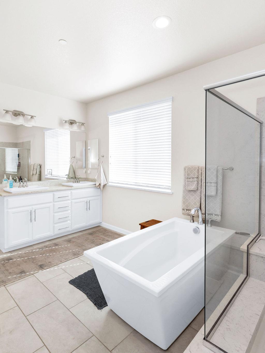 2104 Melody Ln, Modesto, CA 95355