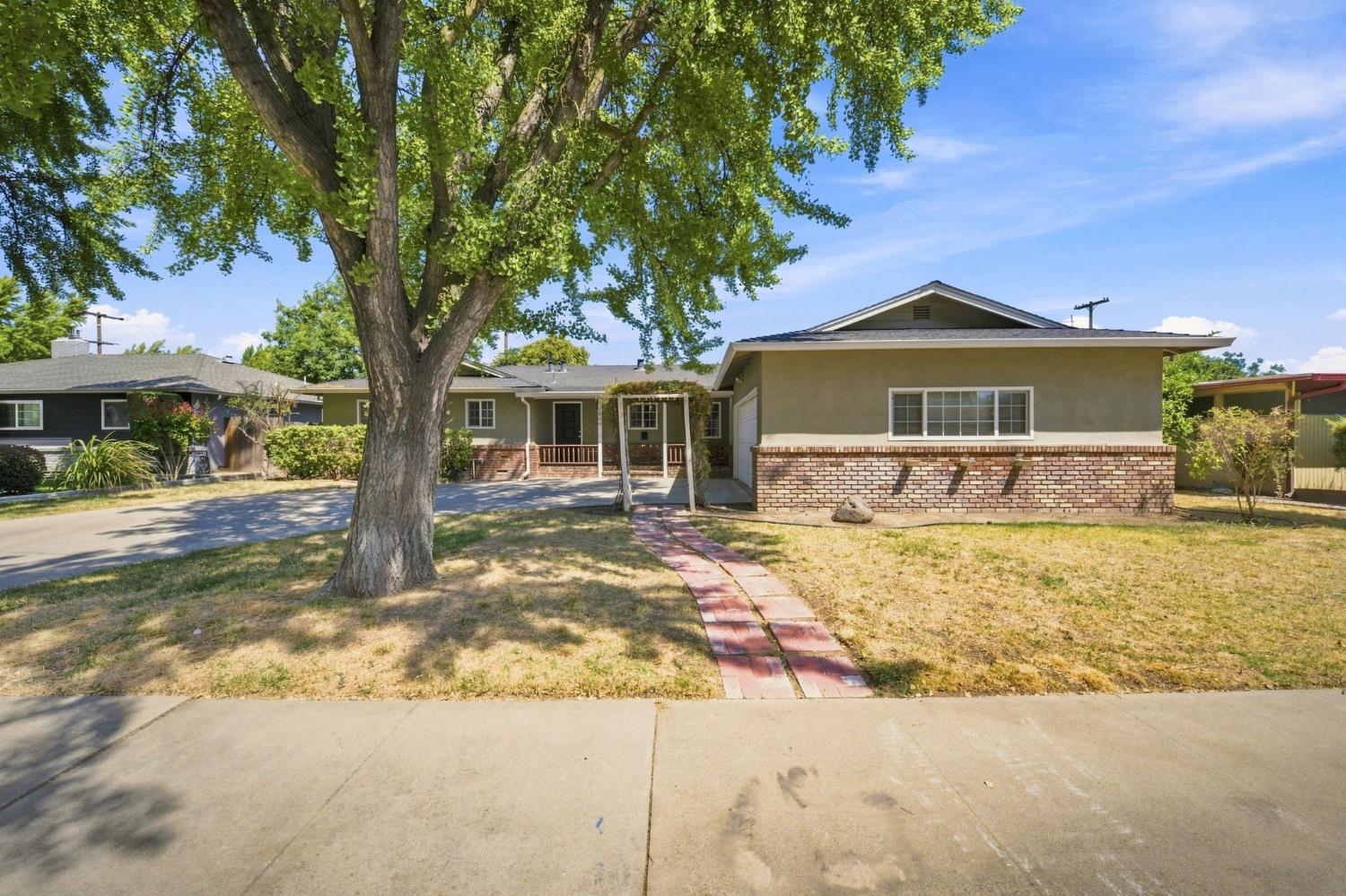 2800 Westchester Ln, Modesto, CA 95350