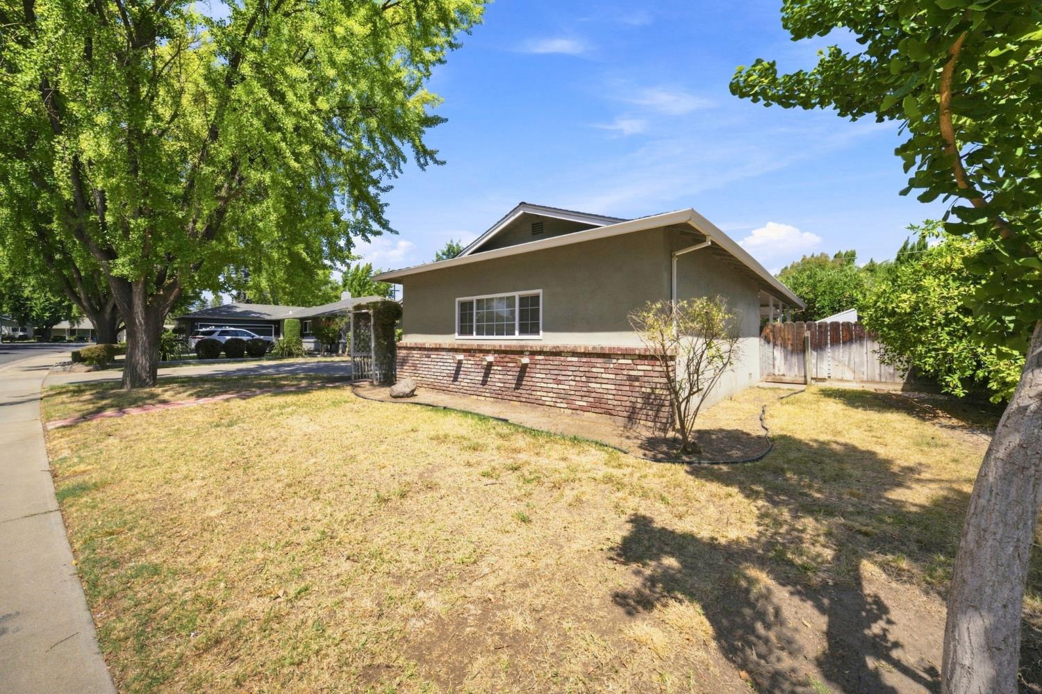2800 Westchester Ln, Modesto, CA 95350