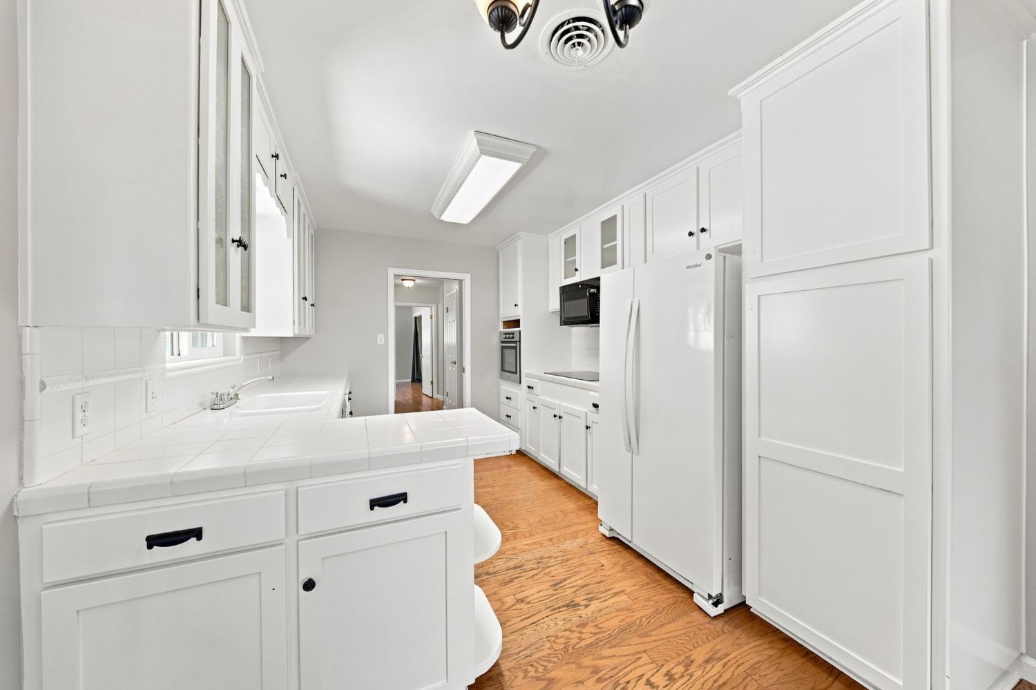 2800 Westchester Ln, Modesto, CA 95350