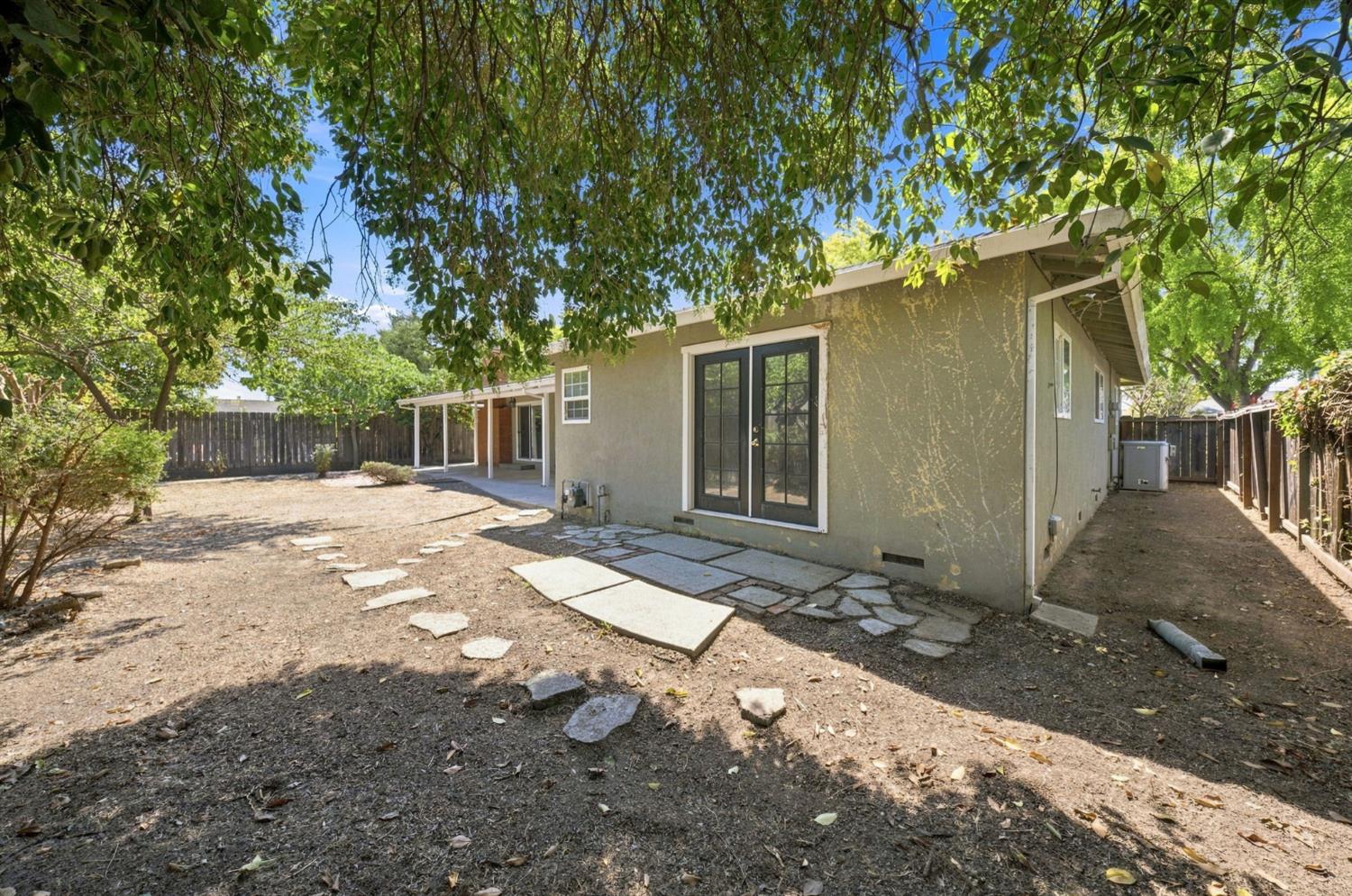 2800 Westchester Ln, Modesto, CA 95350
