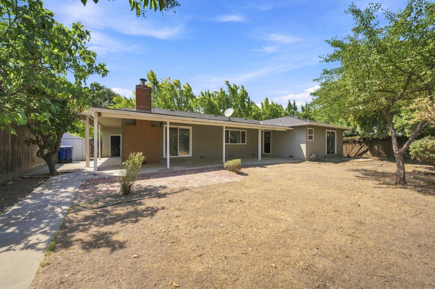 2800 Westchester Ln, Modesto, CA 95350