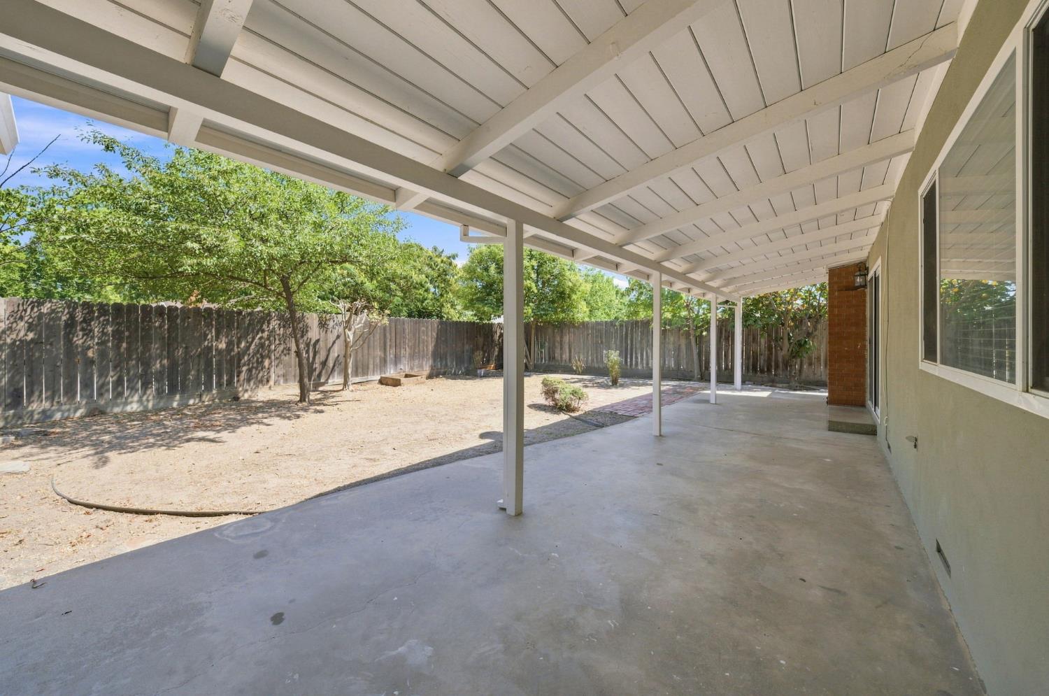 2800 Westchester Ln, Modesto, CA 95350